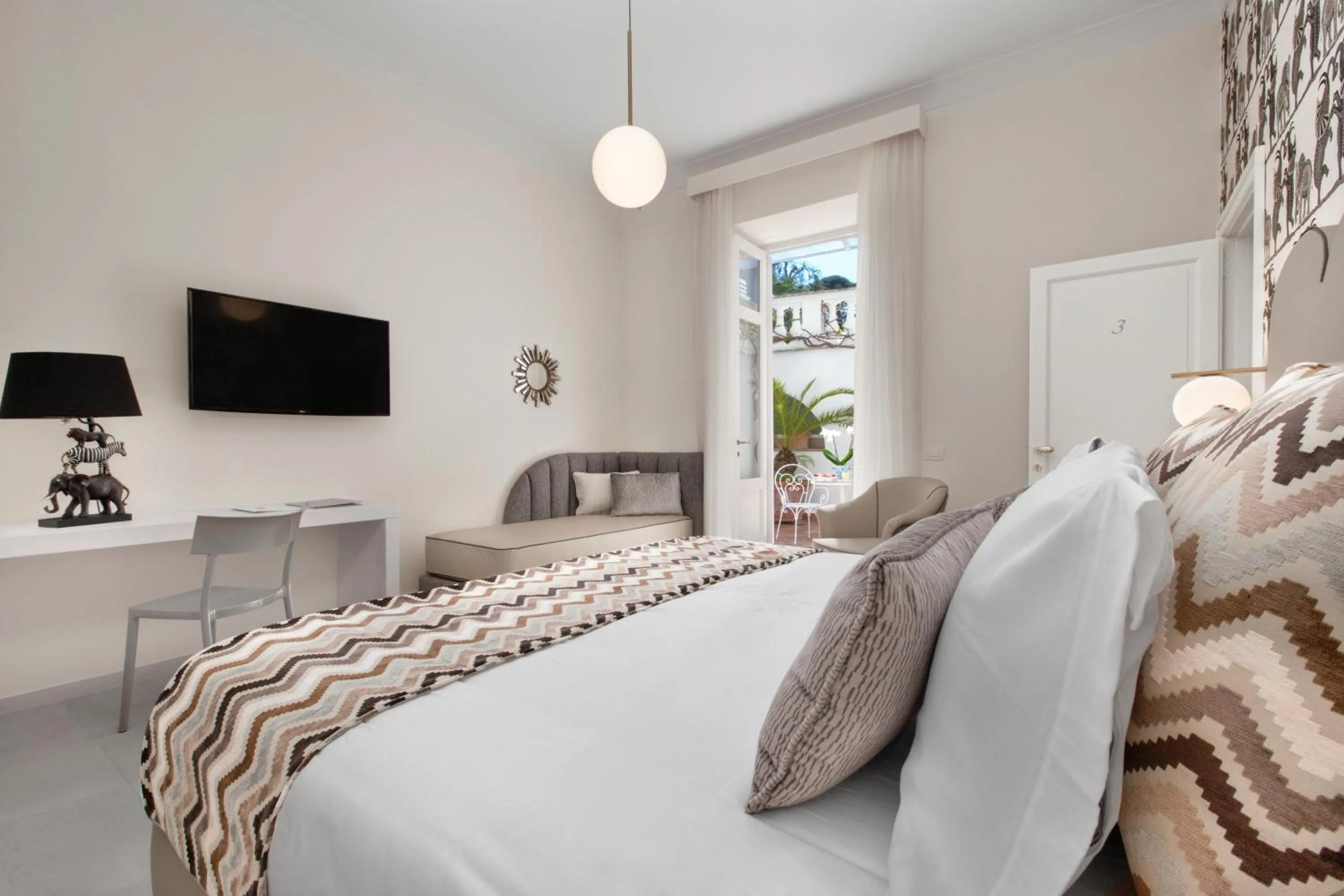 Bed in Relais Villa Savarese