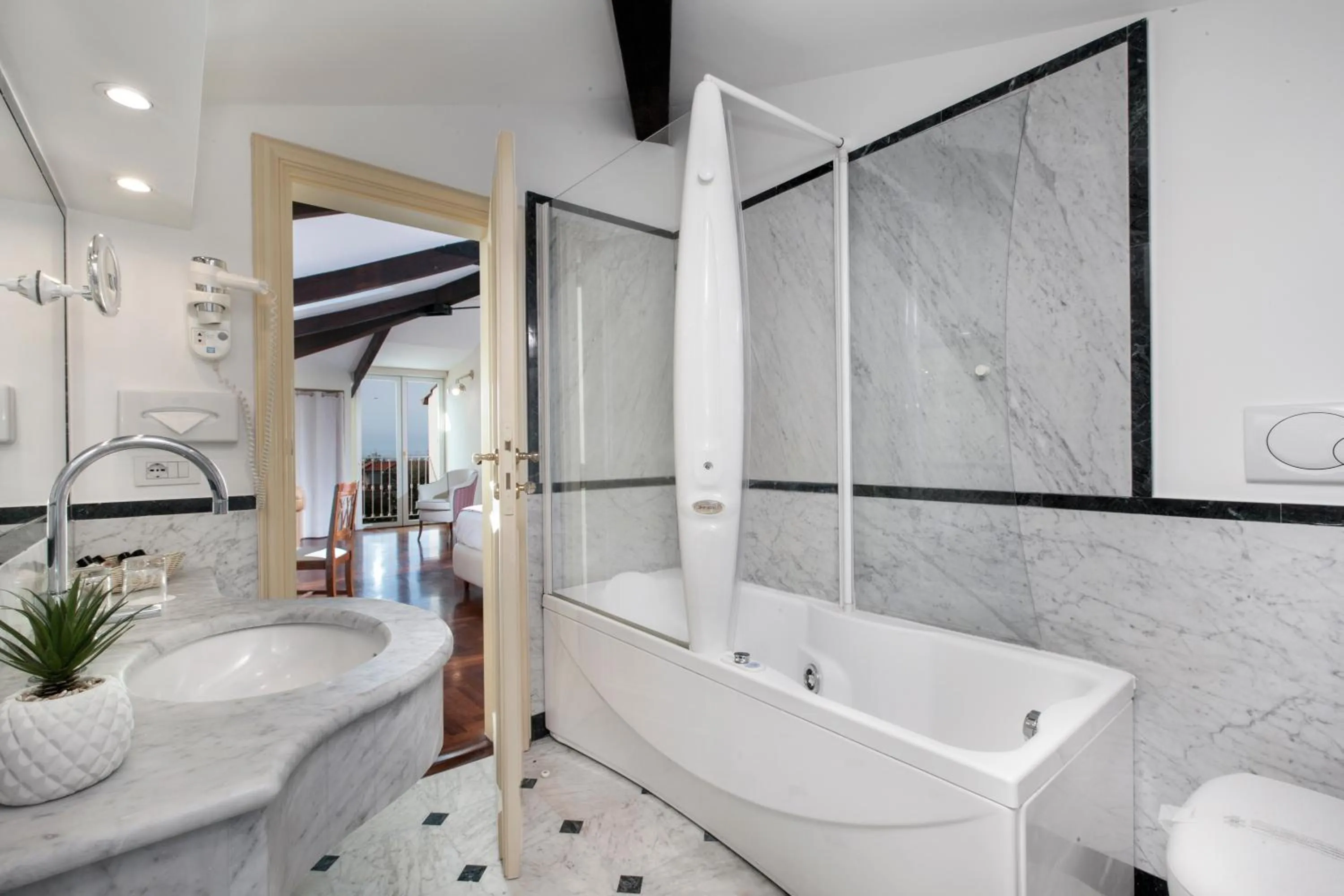 Shower in Relais Villa Savarese