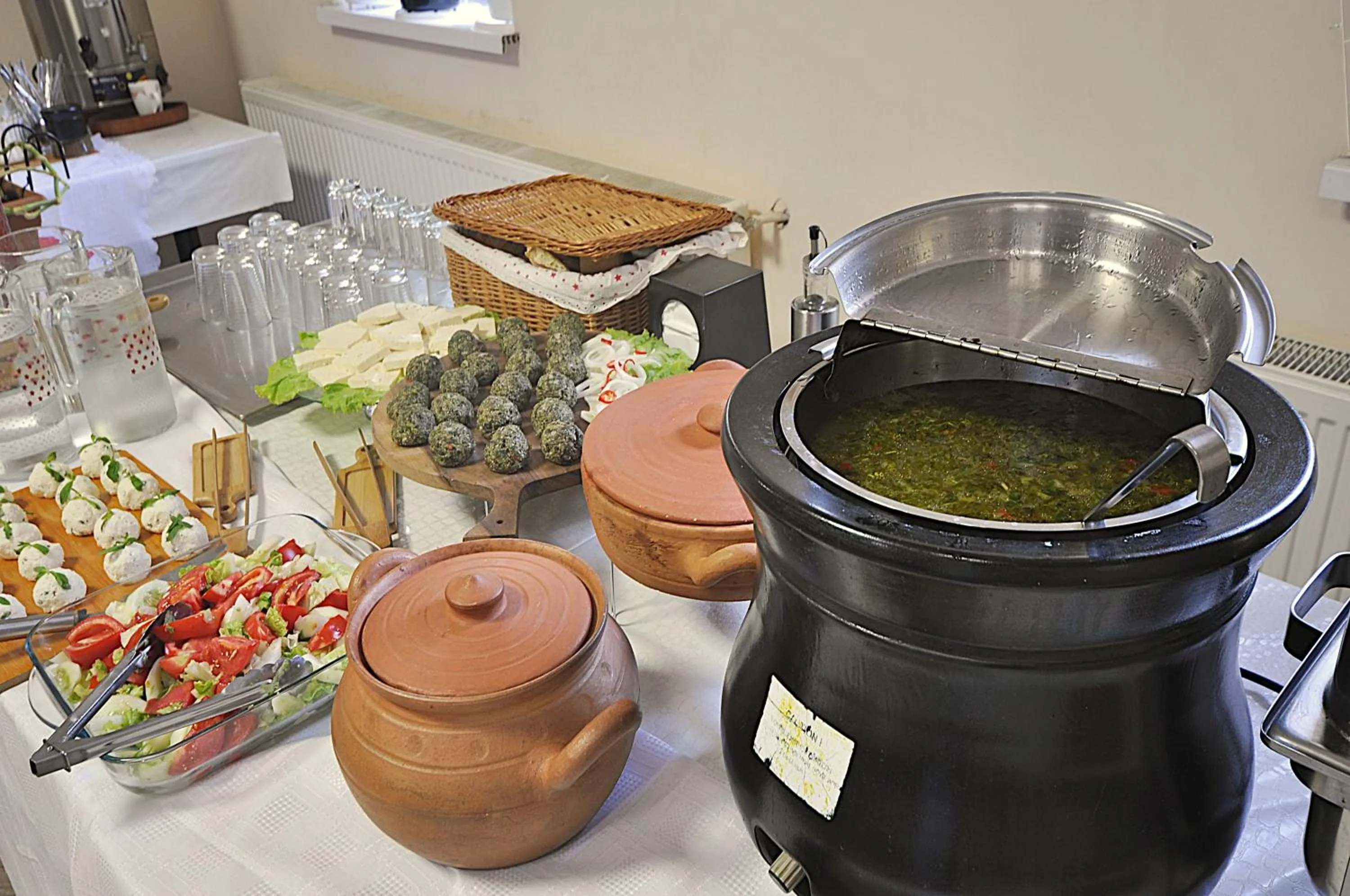 Food and drinks in Athletics Hotel