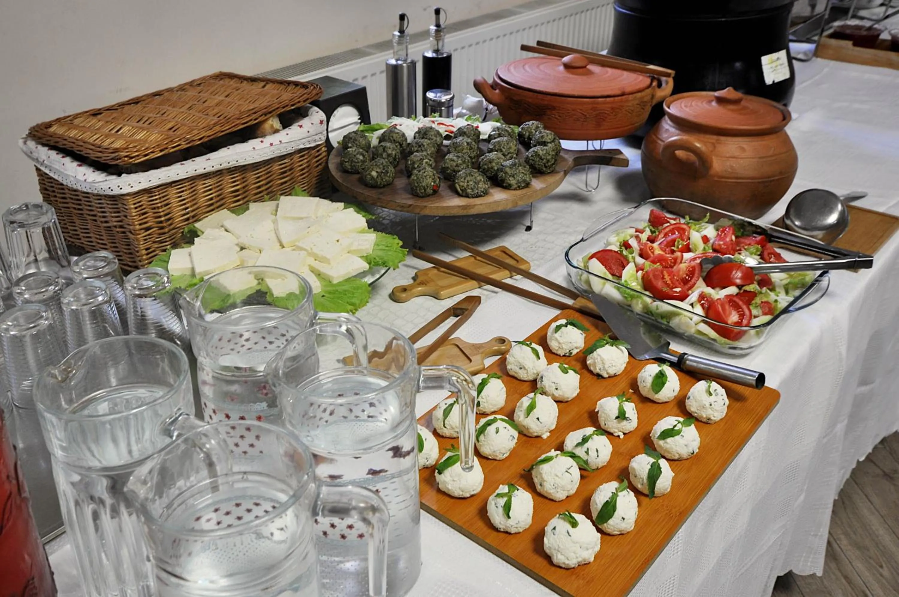 Food and drinks in Athletics Hotel