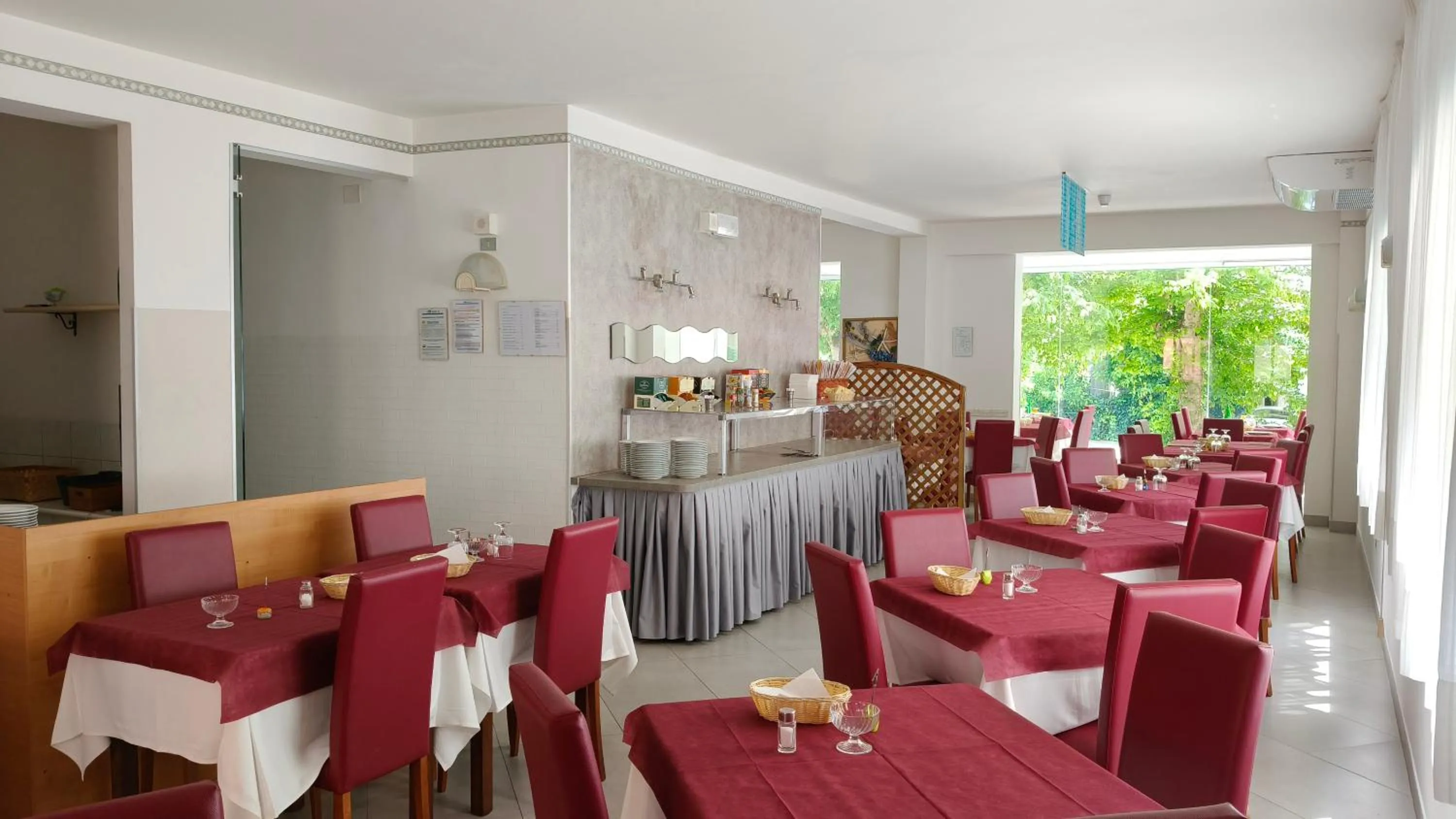 Restaurant/places to eat in Hotel Azzurro
