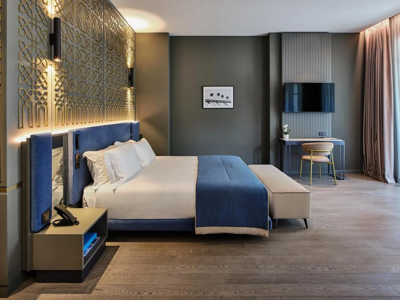 Bedroom, Bed in Boutique Hotel Stresa