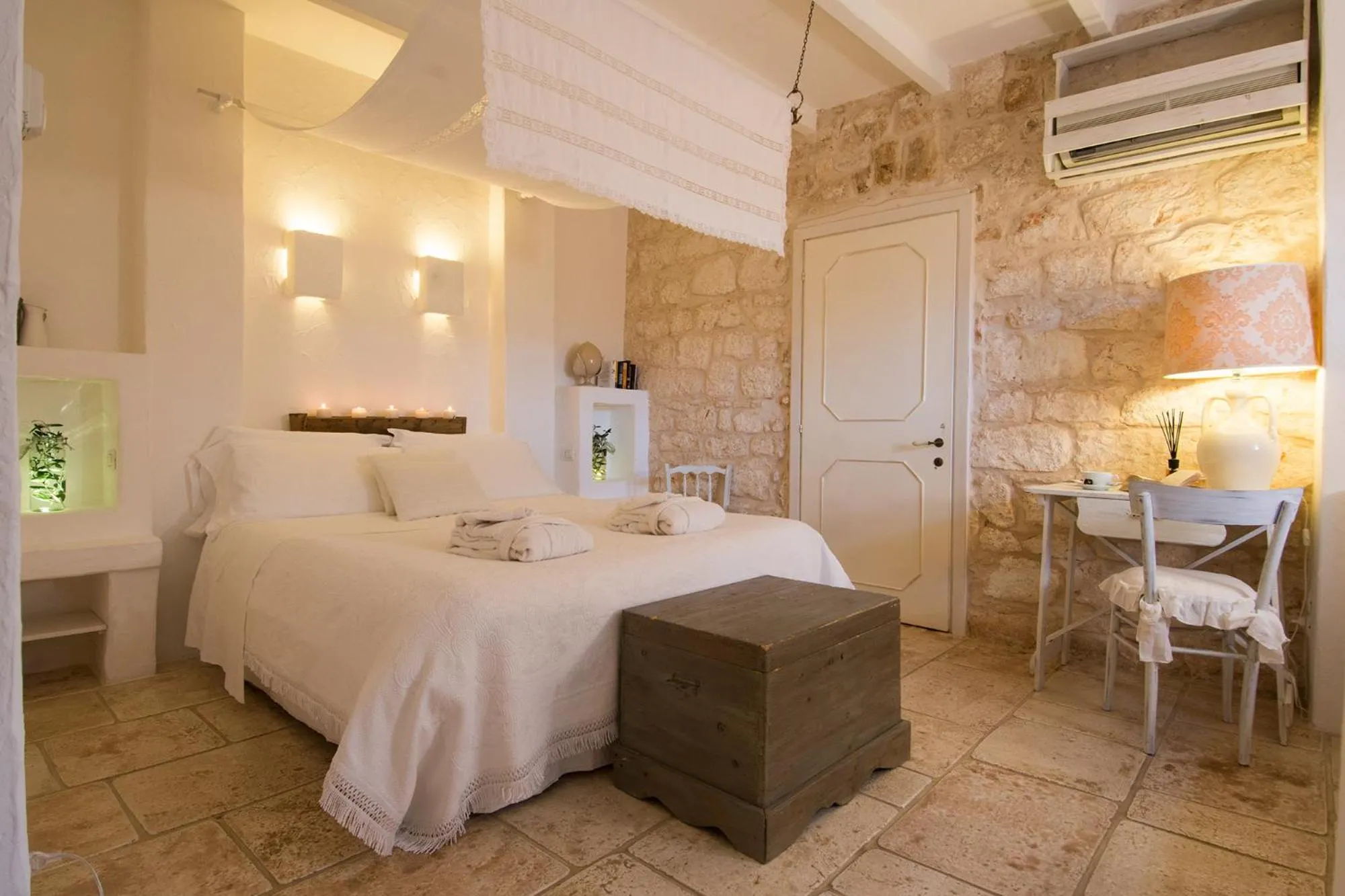 Bed in Masseria Salinola