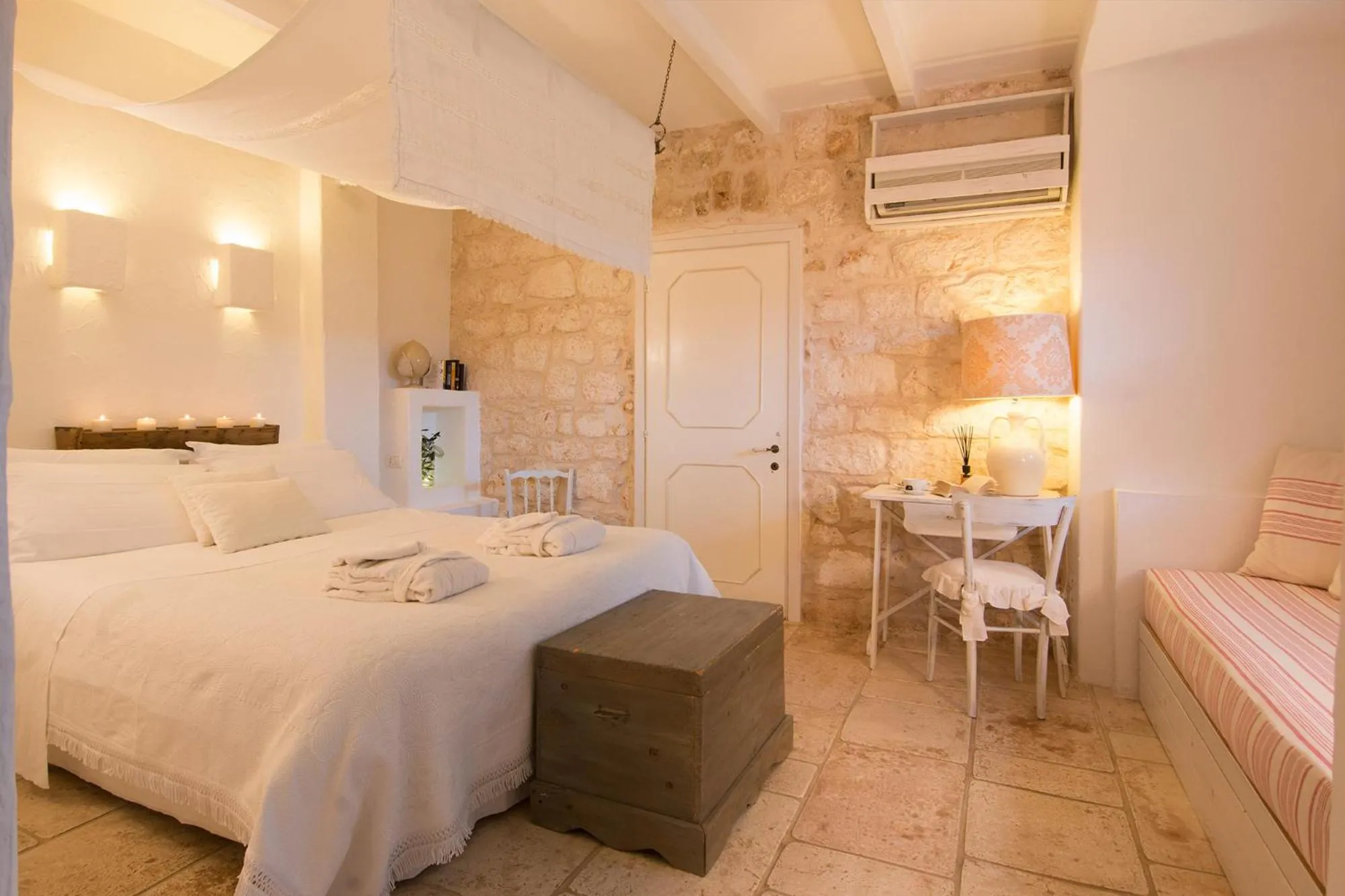 Photo of the whole room, Bed in Masseria Salinola