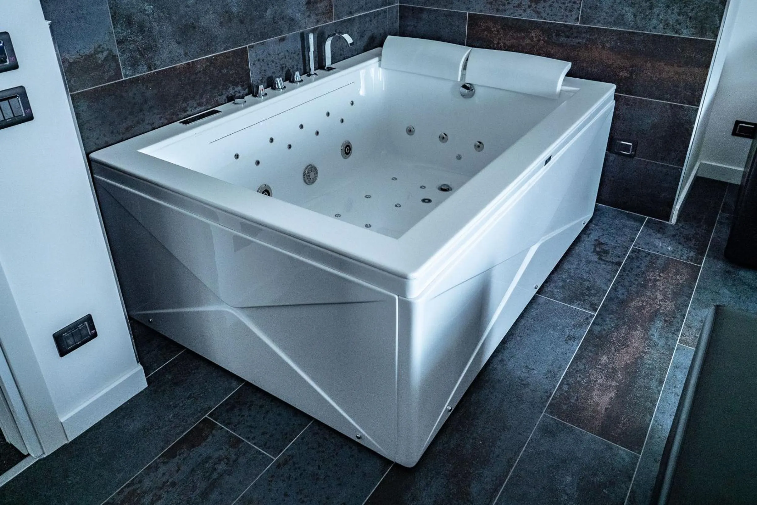 Hot Tub in My Suite Hotel