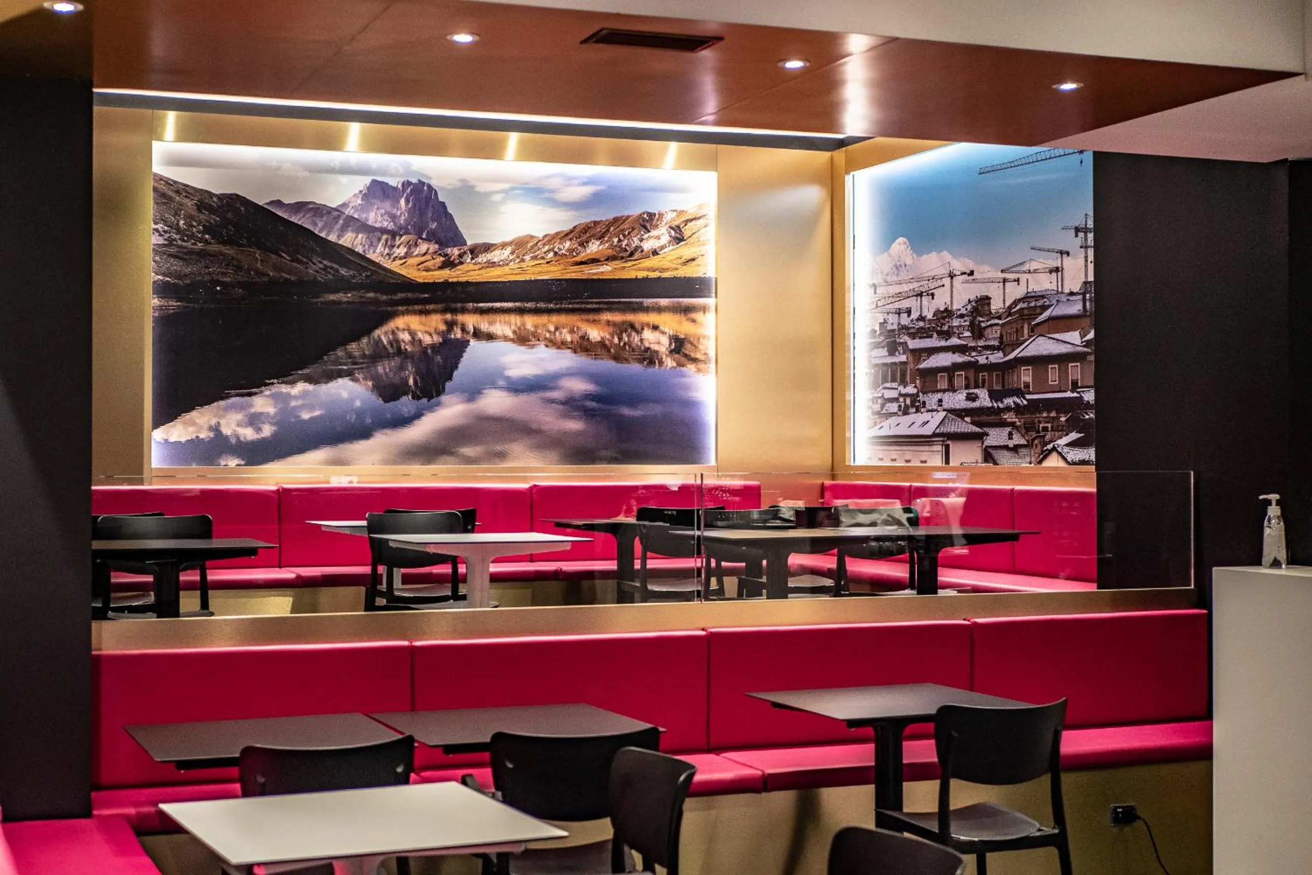 Restaurant/places to eat in My Suite Hotel