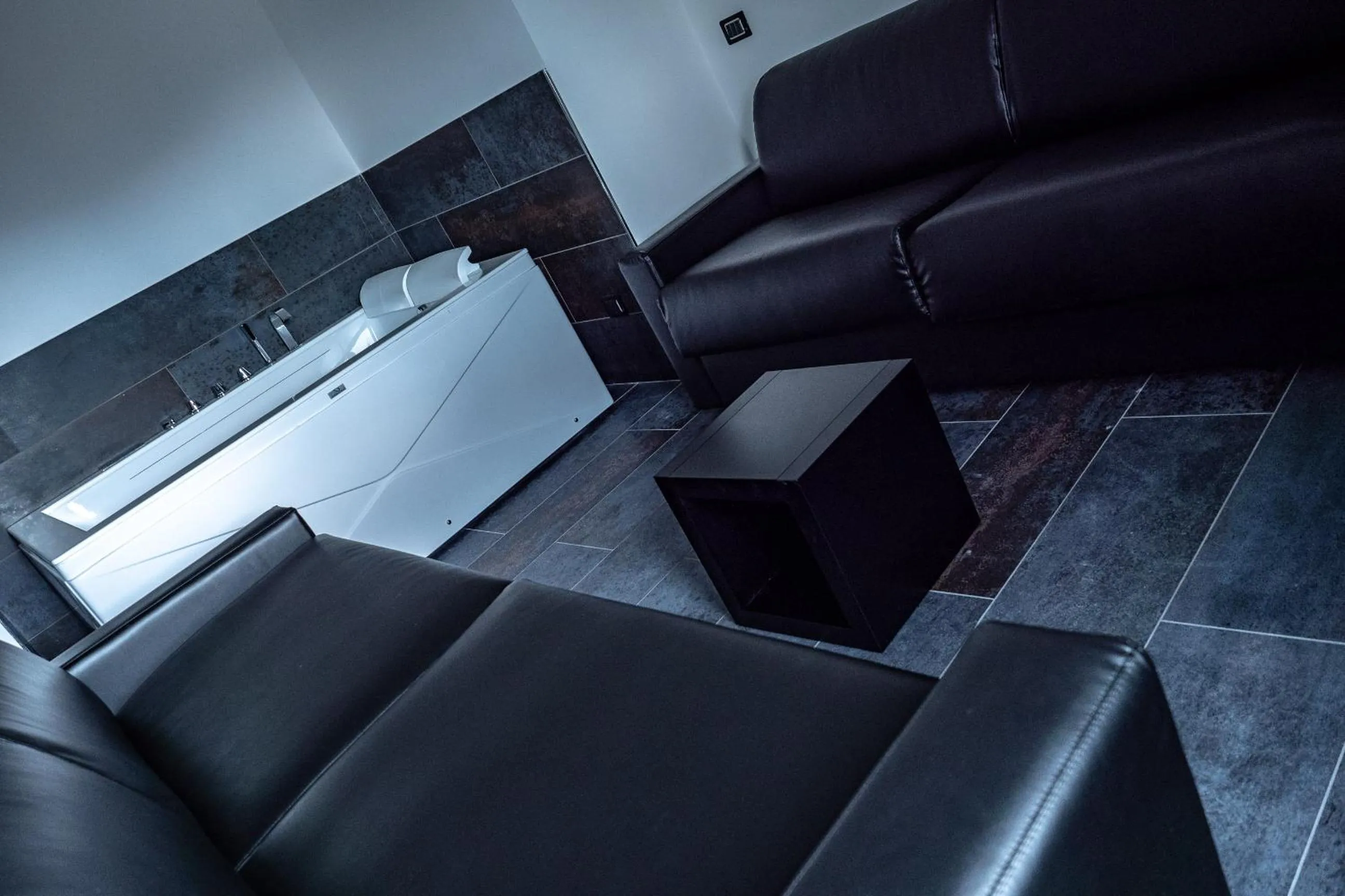 Hot Tub in My Suite Hotel