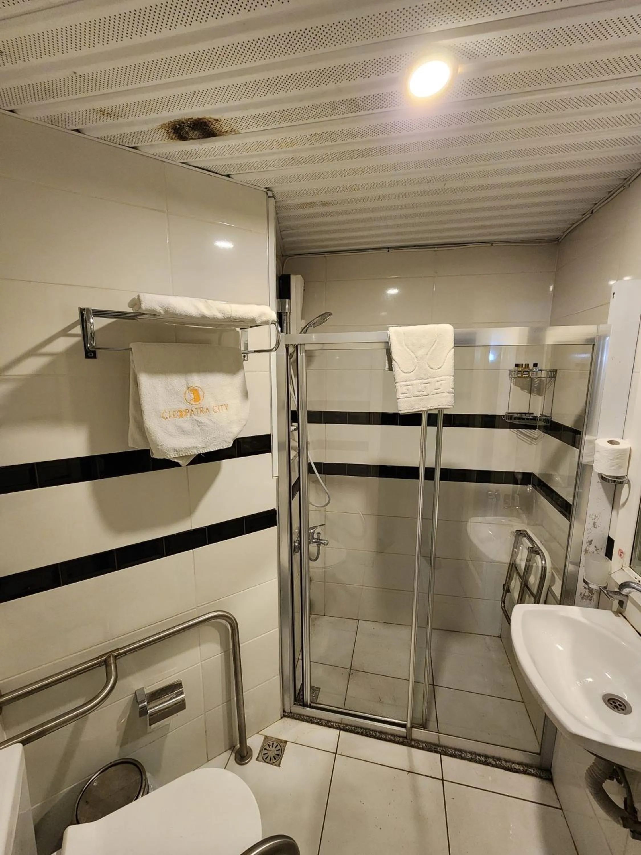 Toilet in Cleopatra City Hotel Alanya