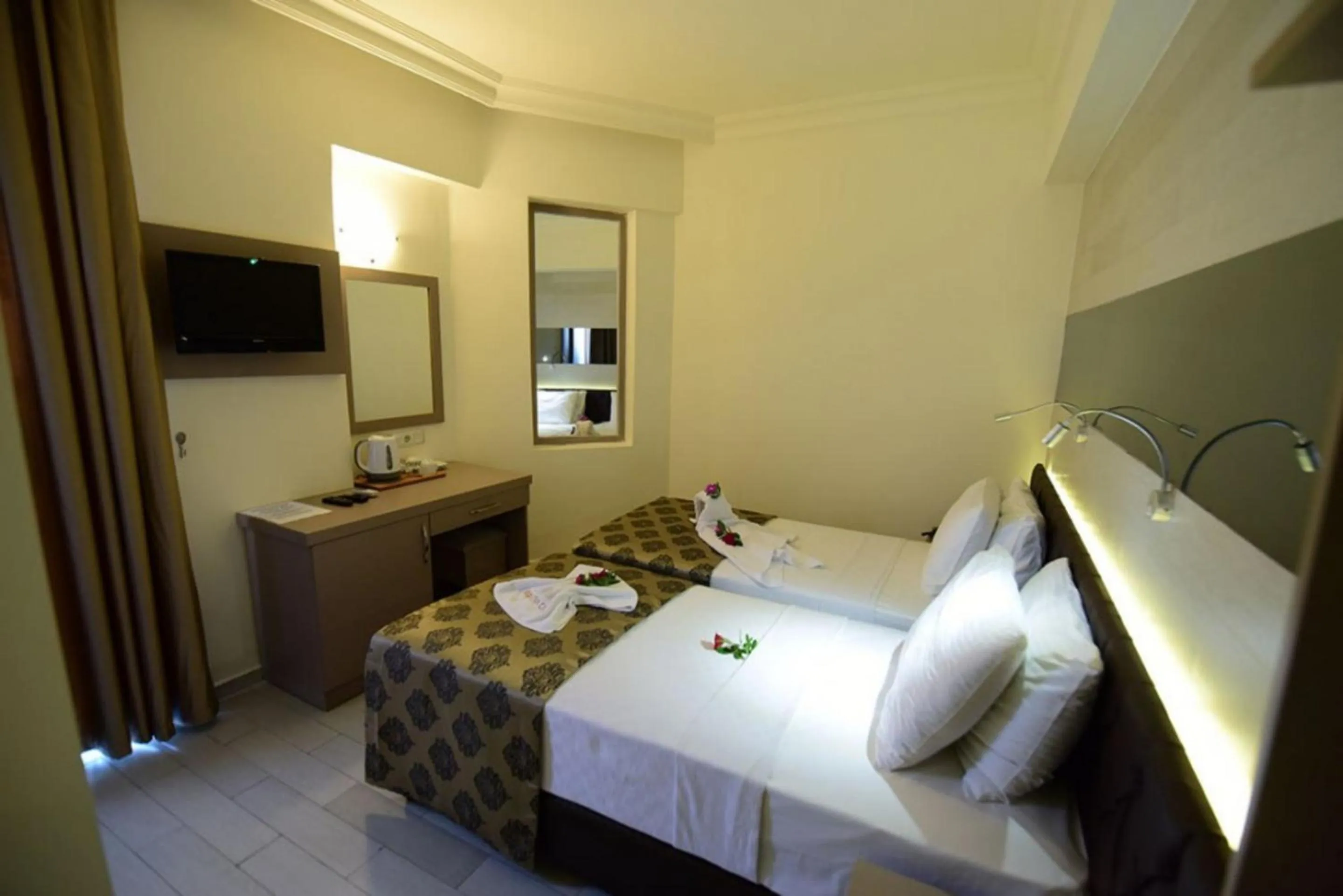 Bedroom, Bed in Cleopatra City Hotel Alanya