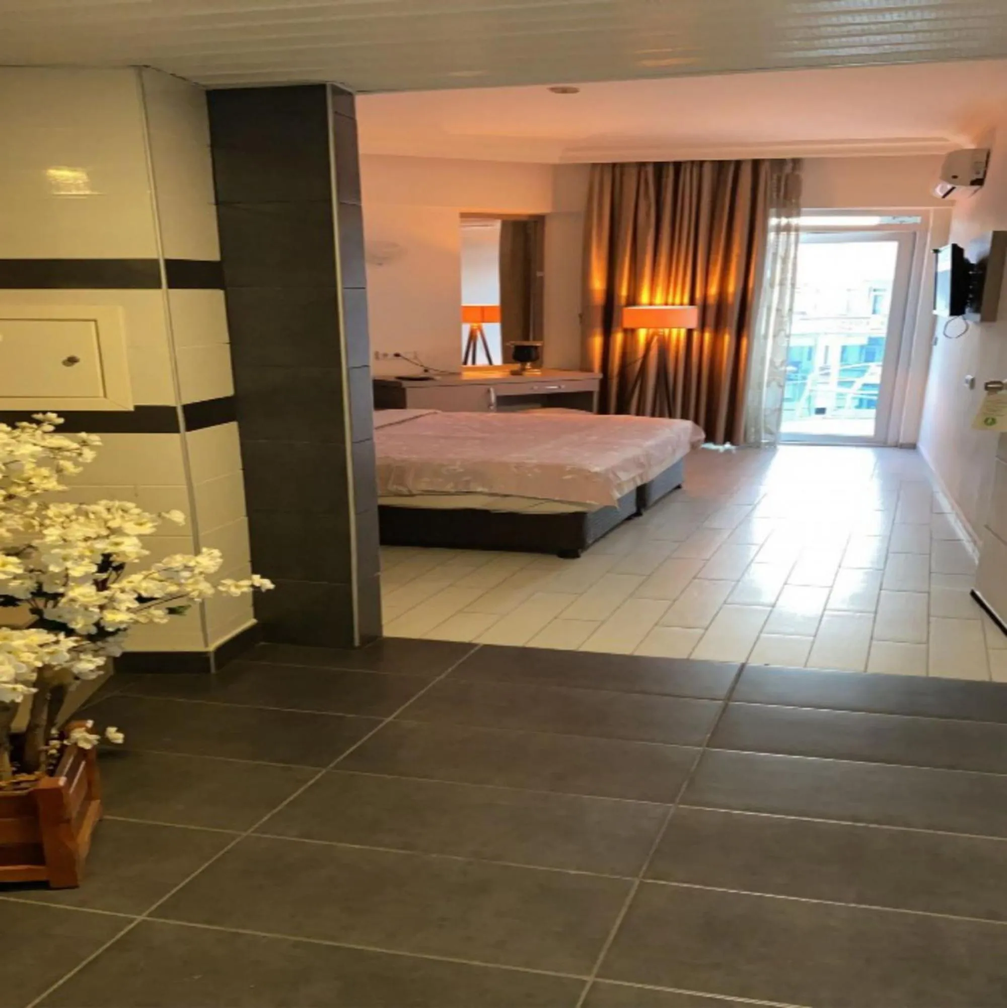 Bathroom, Bed in Cleopatra City Hotel Alanya