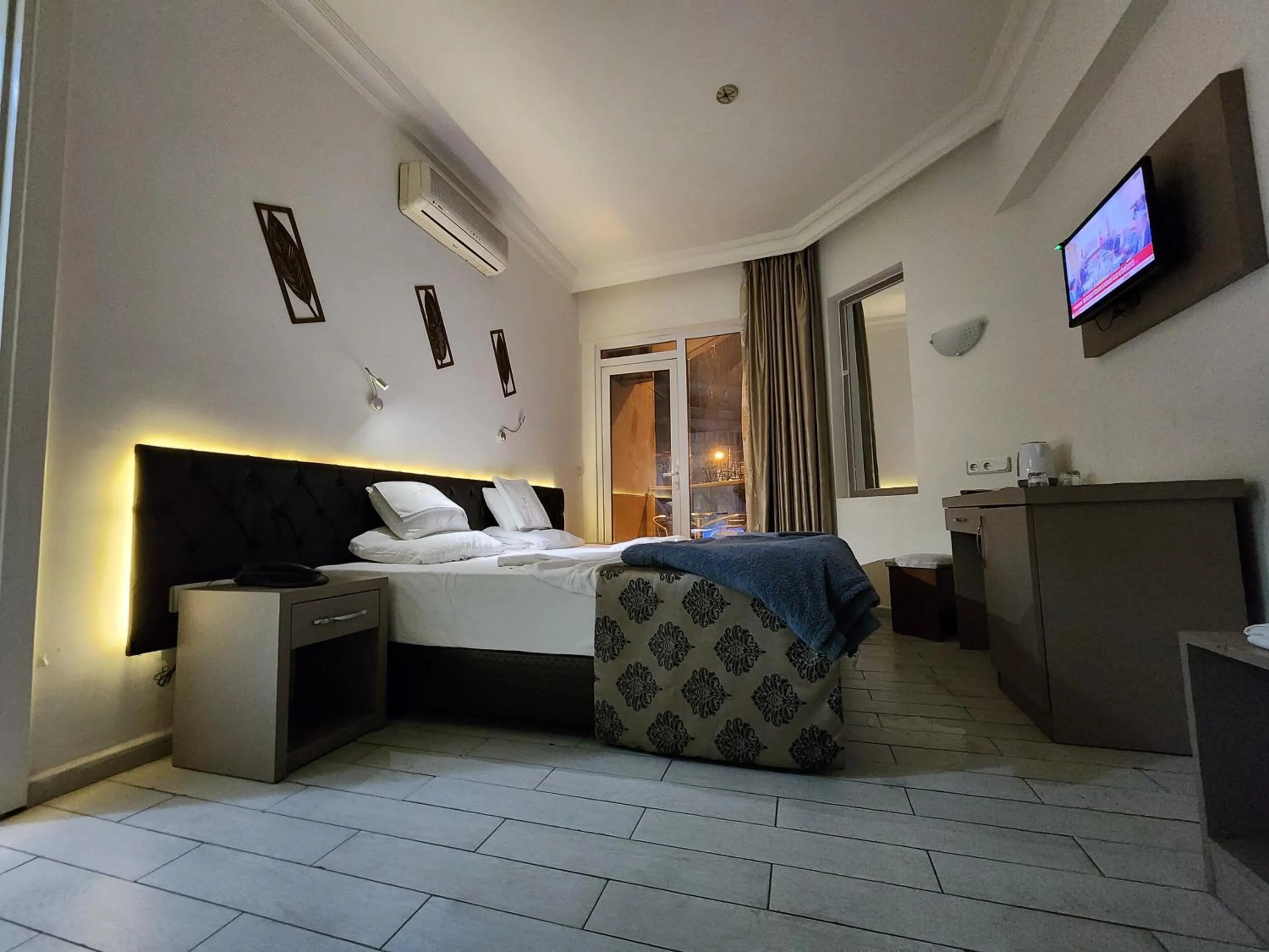 View (from property/room), Bed in Cleopatra City Hotel Alanya