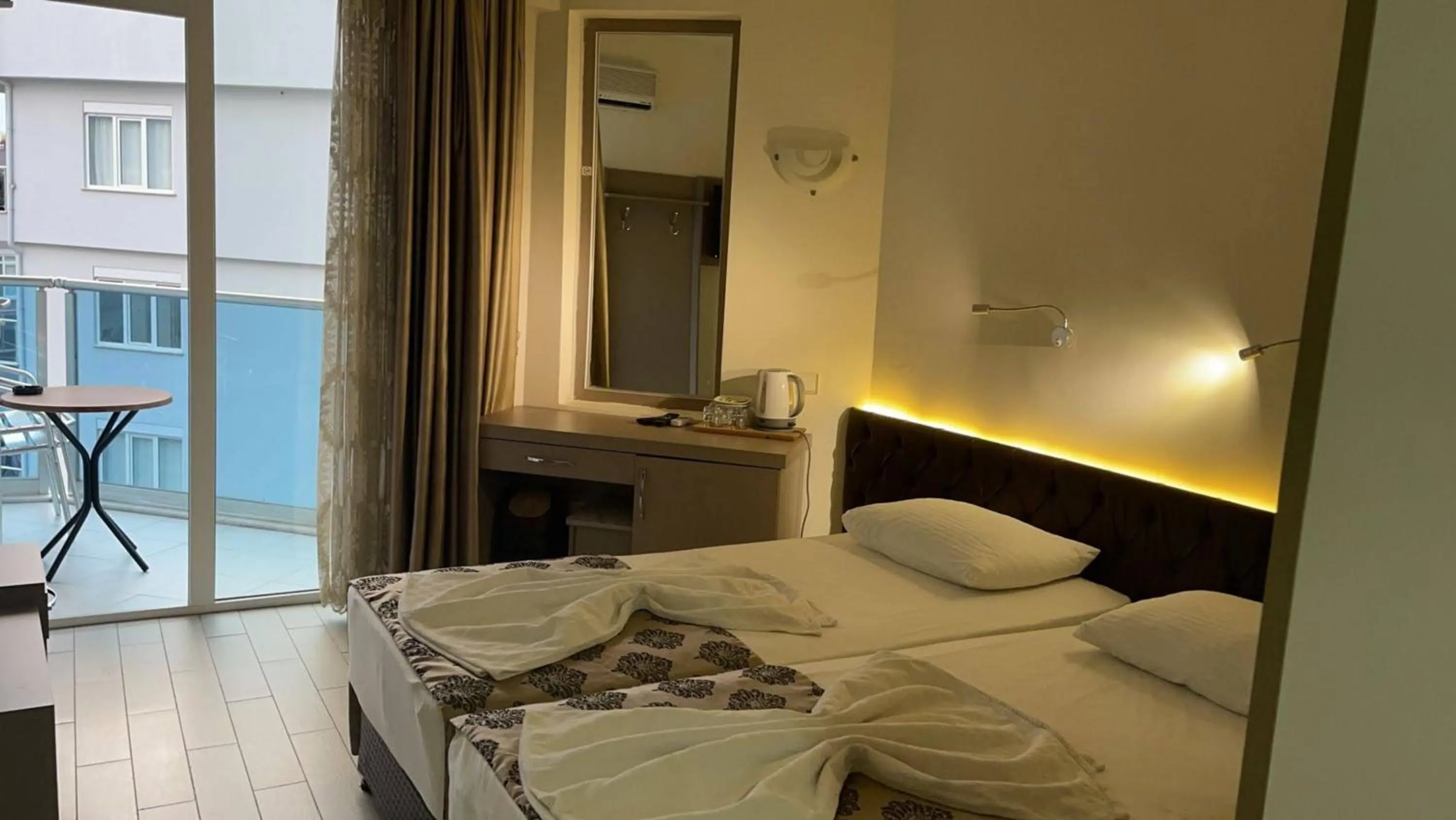 City view, Bed in Cleopatra City Hotel Alanya