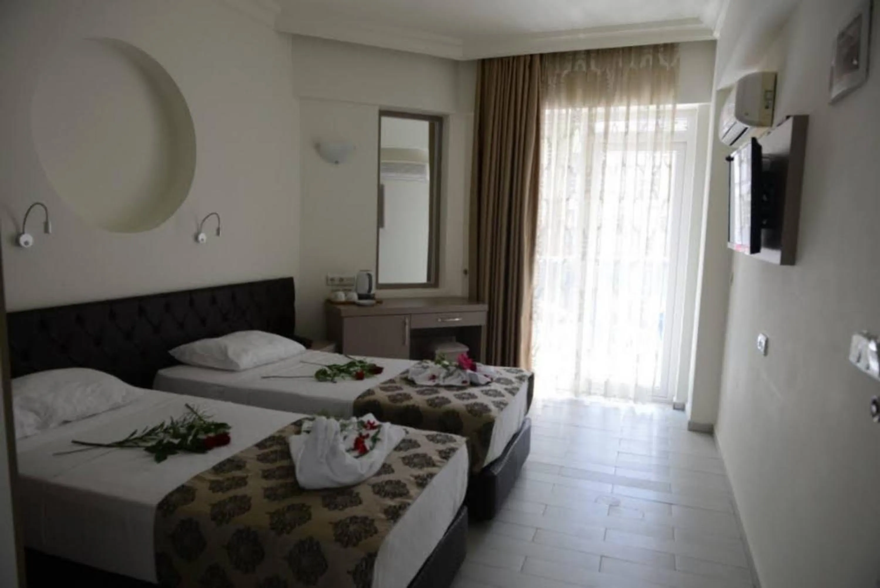 View (from property/room), Bed in Cleopatra City Hotel Alanya