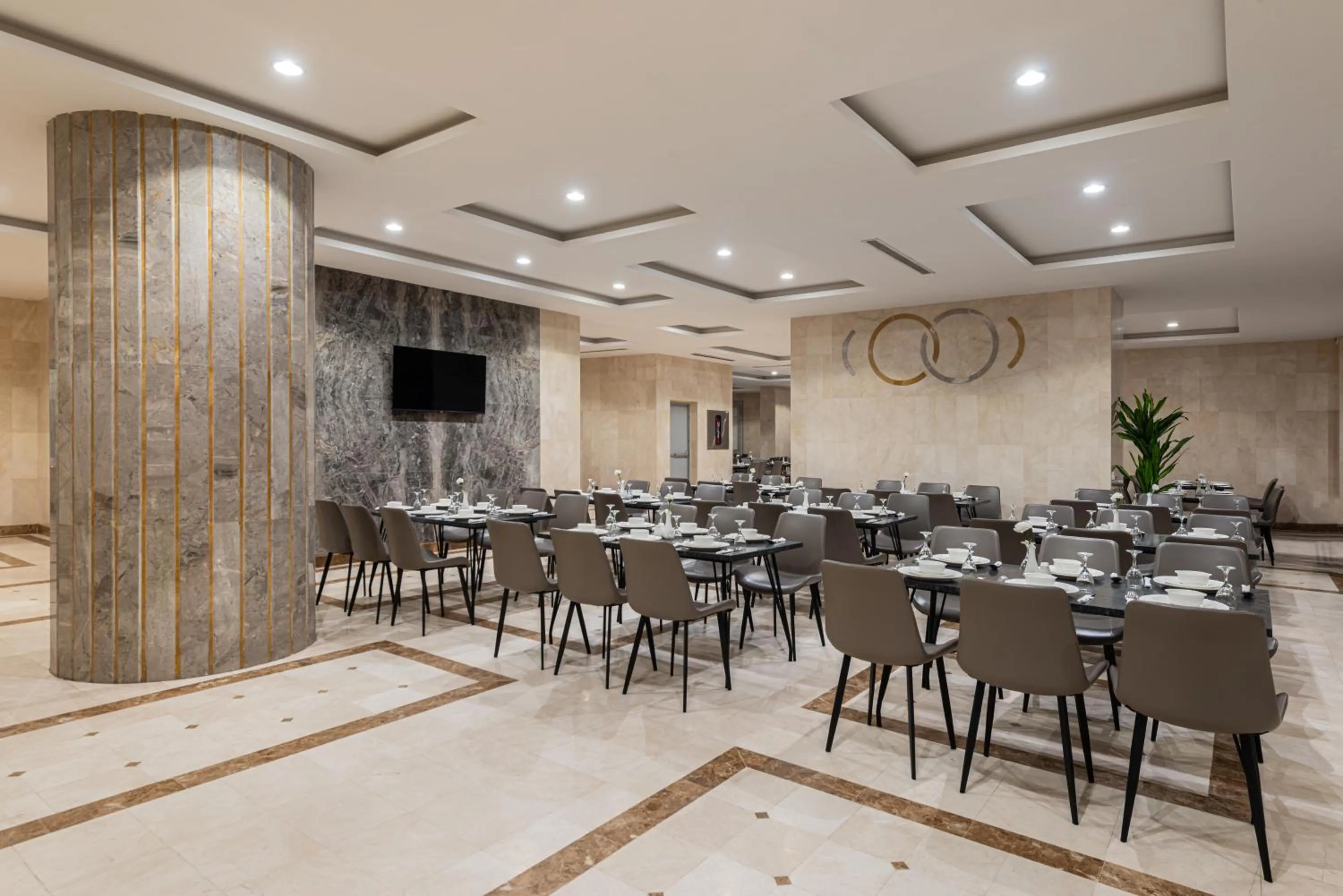Restaurant/places to eat in Best Western Ajyad Makkah