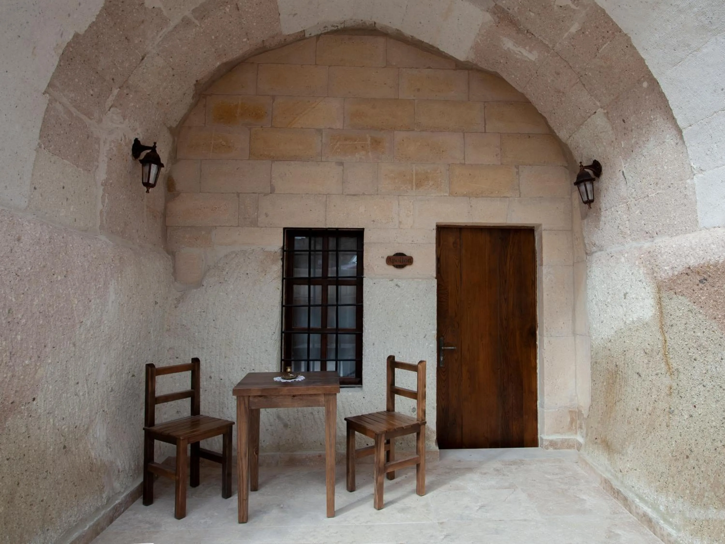 Facade/entrance in Narcissos Cave