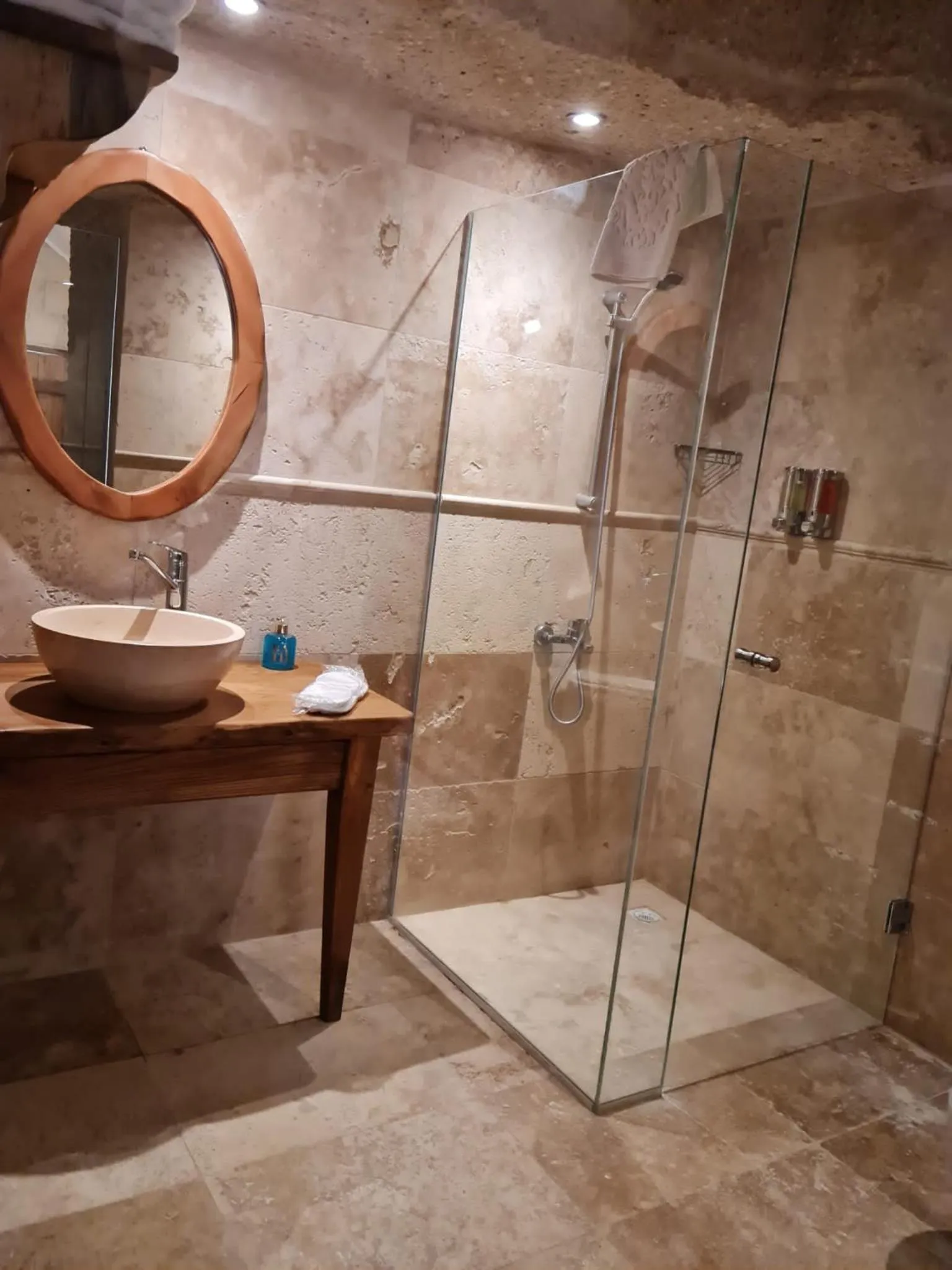 Bathroom in Narcissos Cave