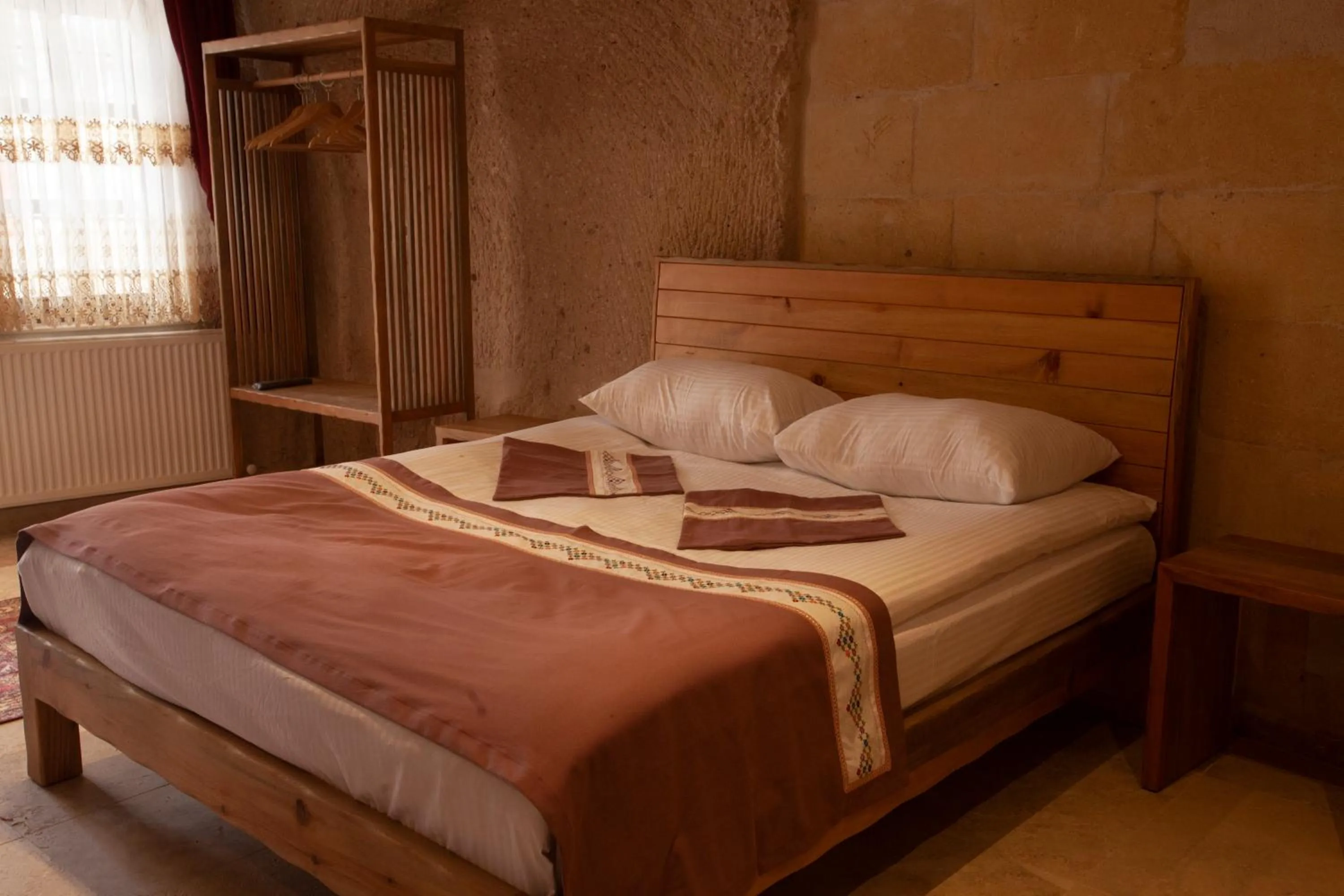 Bedroom, Bed in Narcissos Cave