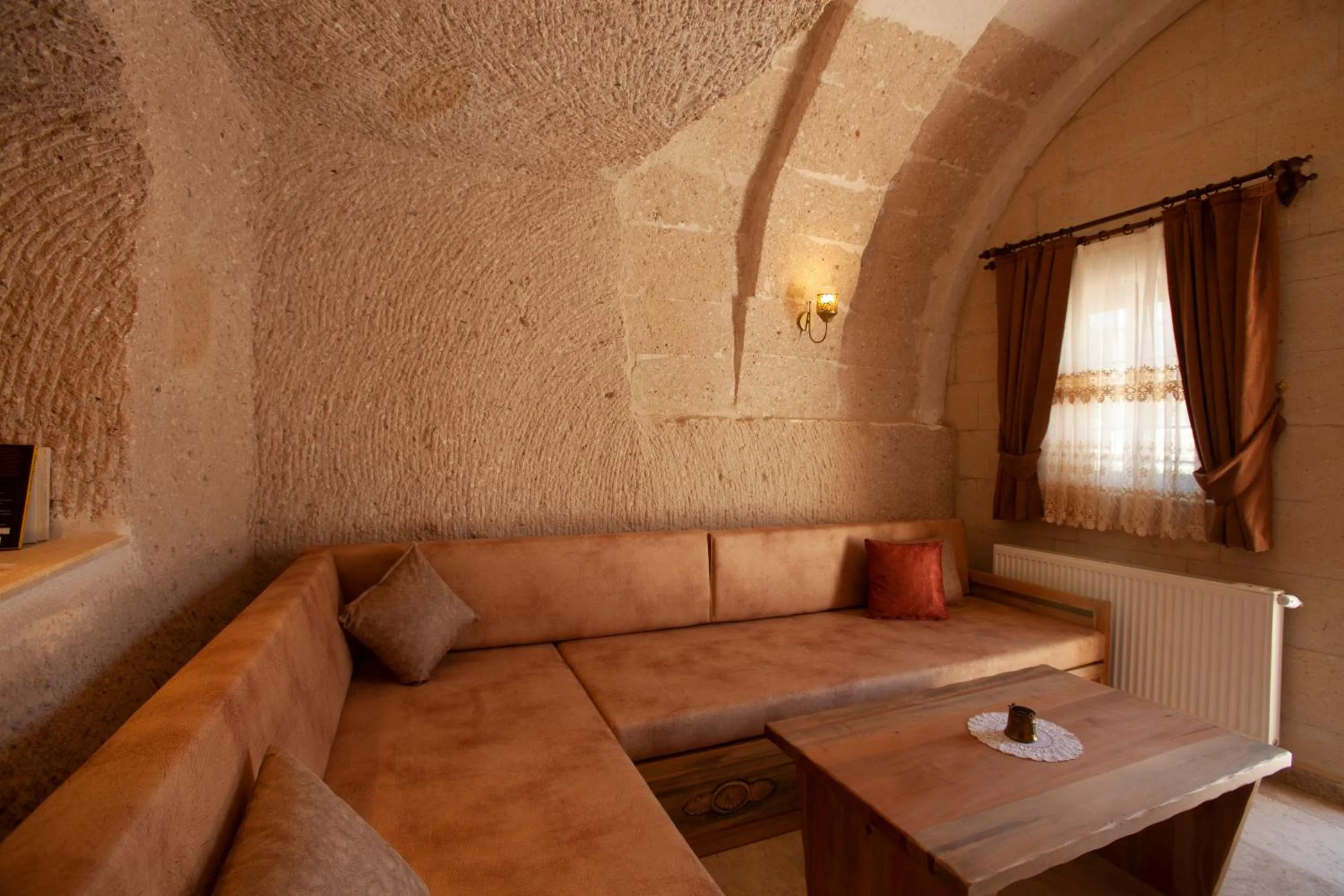 Seating area in Narcissos Cave