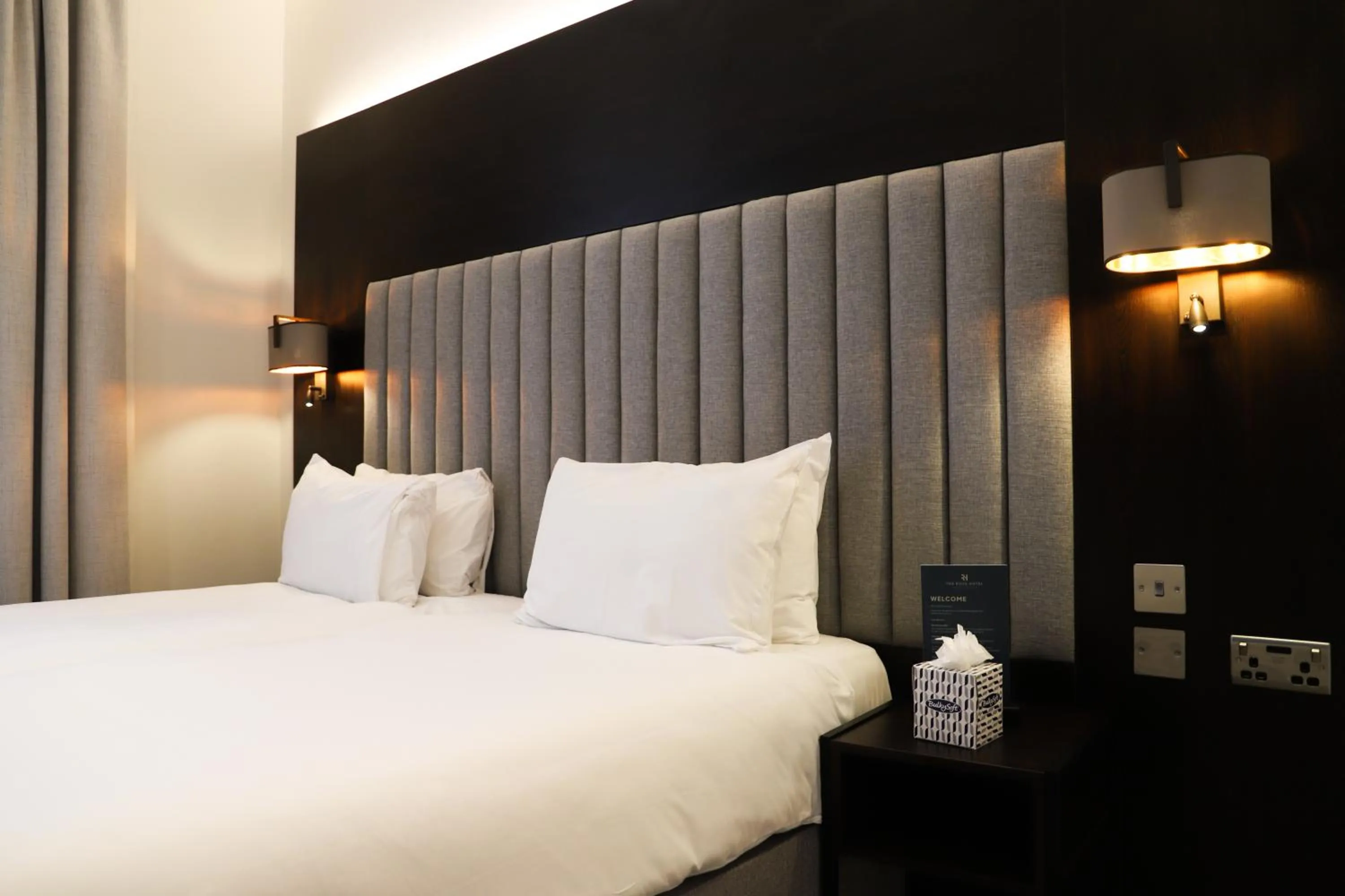 Bedroom, Bed in Rove Hotel London Paddington