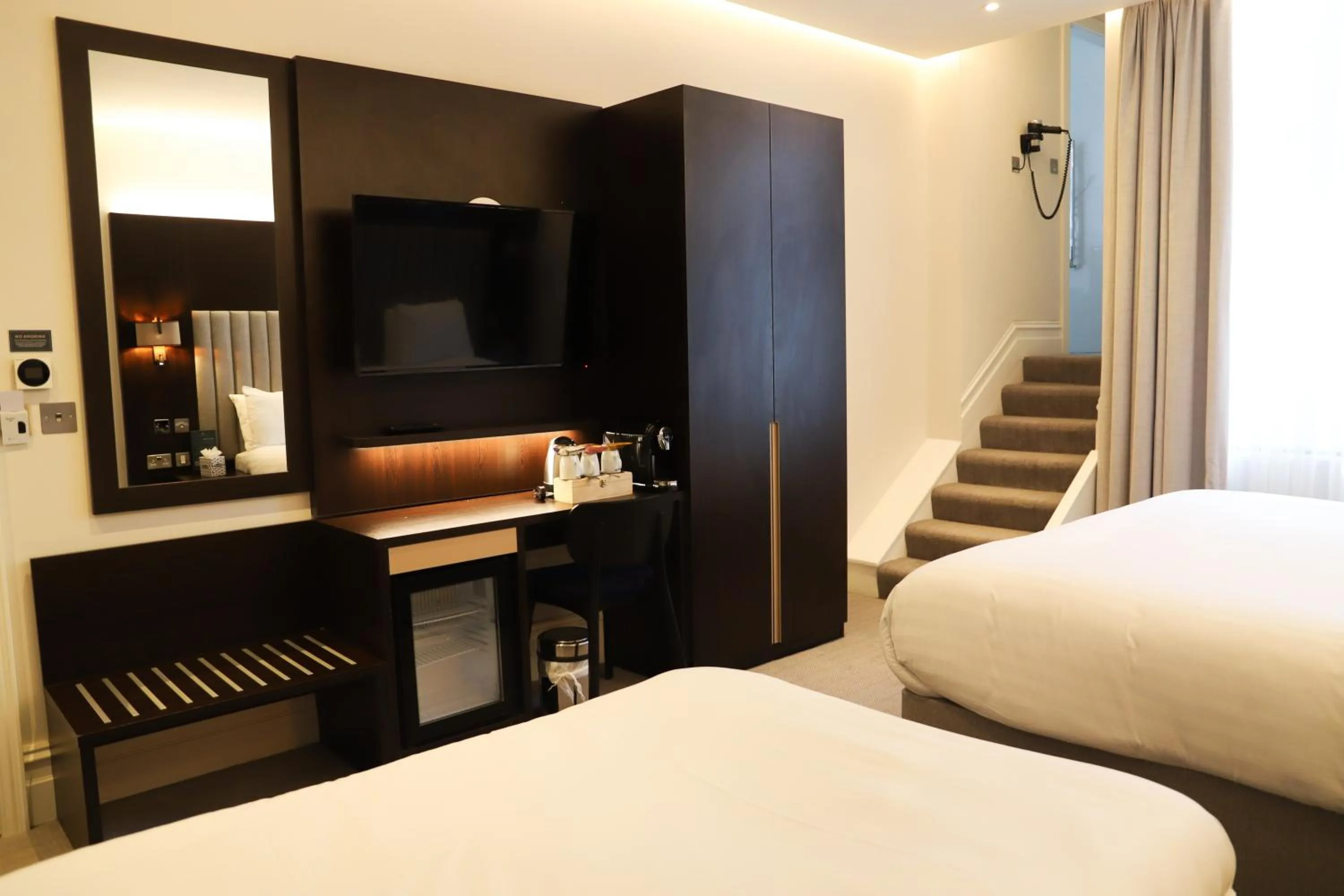 Bedroom, Bed in Rove Hotel London Paddington