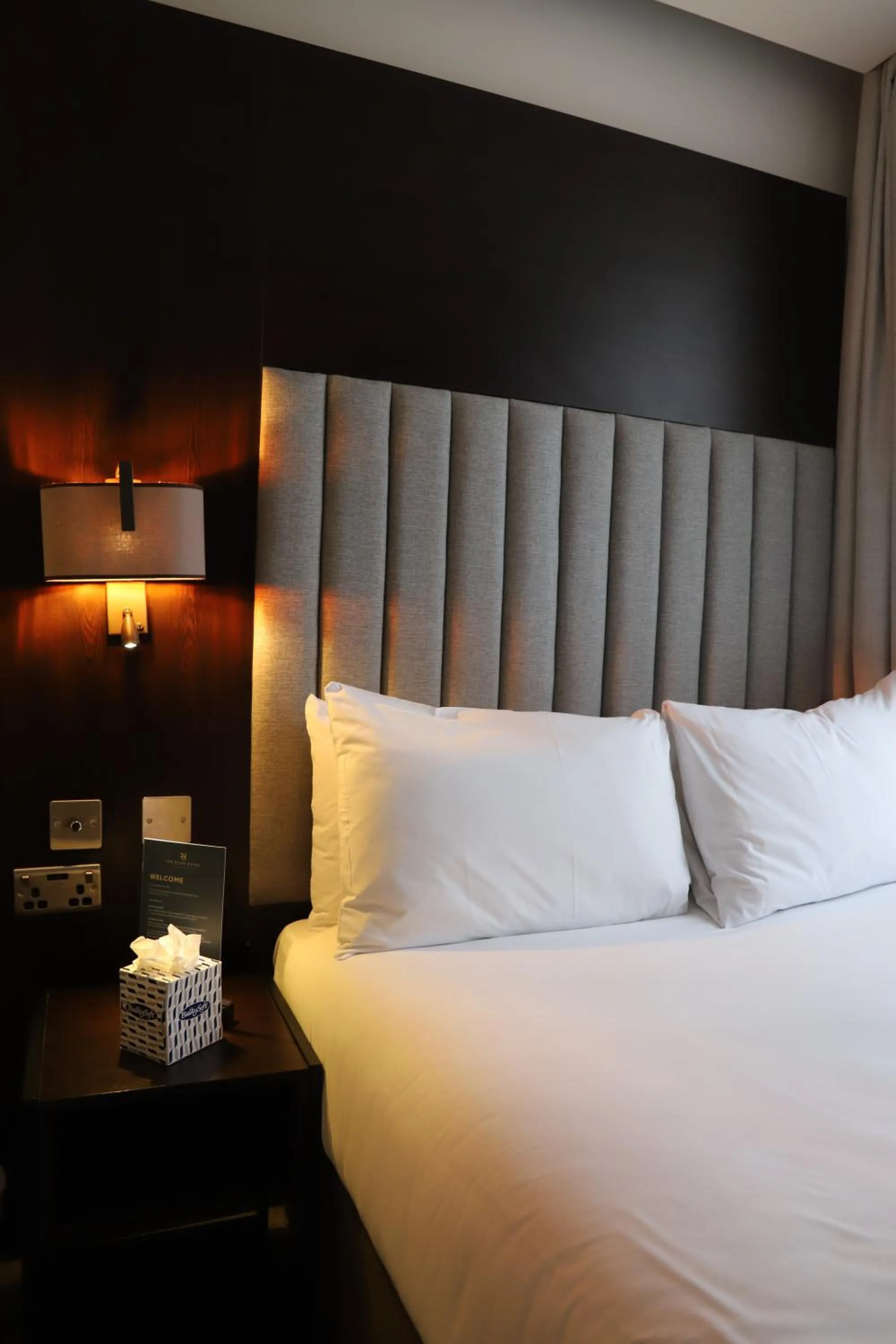 Bed in Rove Hotel London Paddington