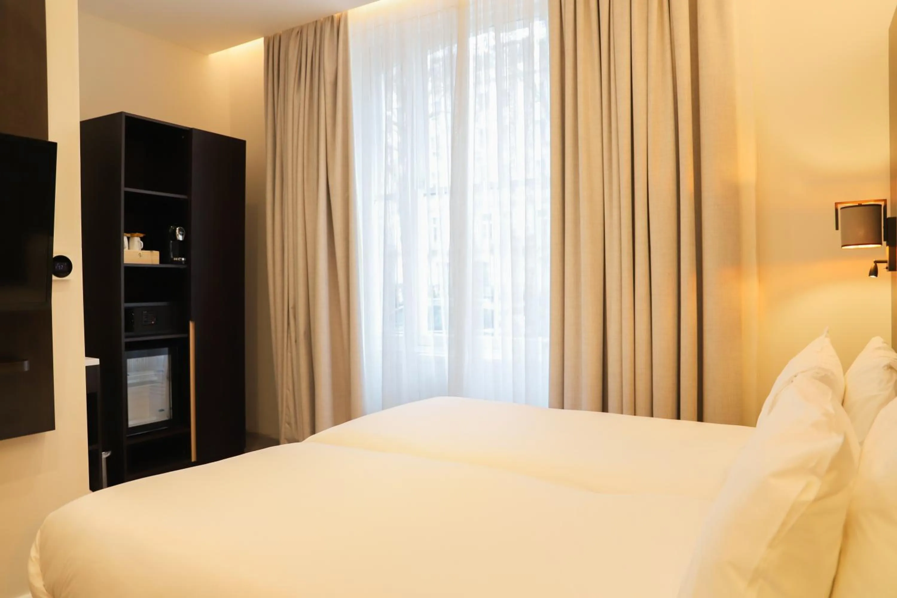 Bedroom, Bed in Rove Hotel London Paddington