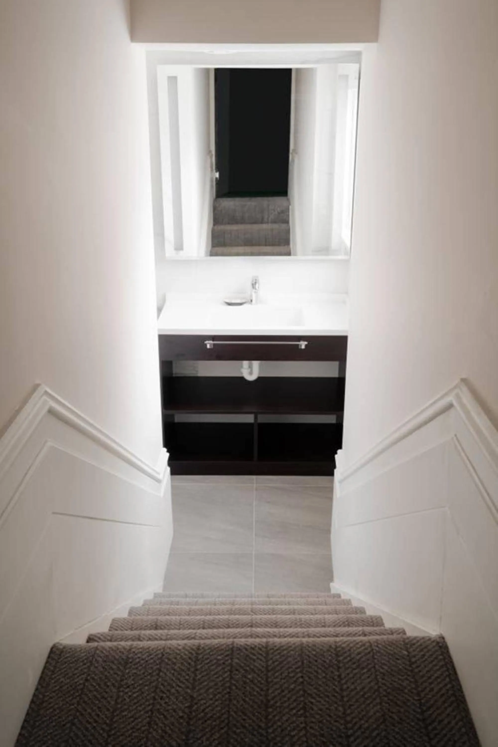 Decorative detail in Rove Hotel London Paddington