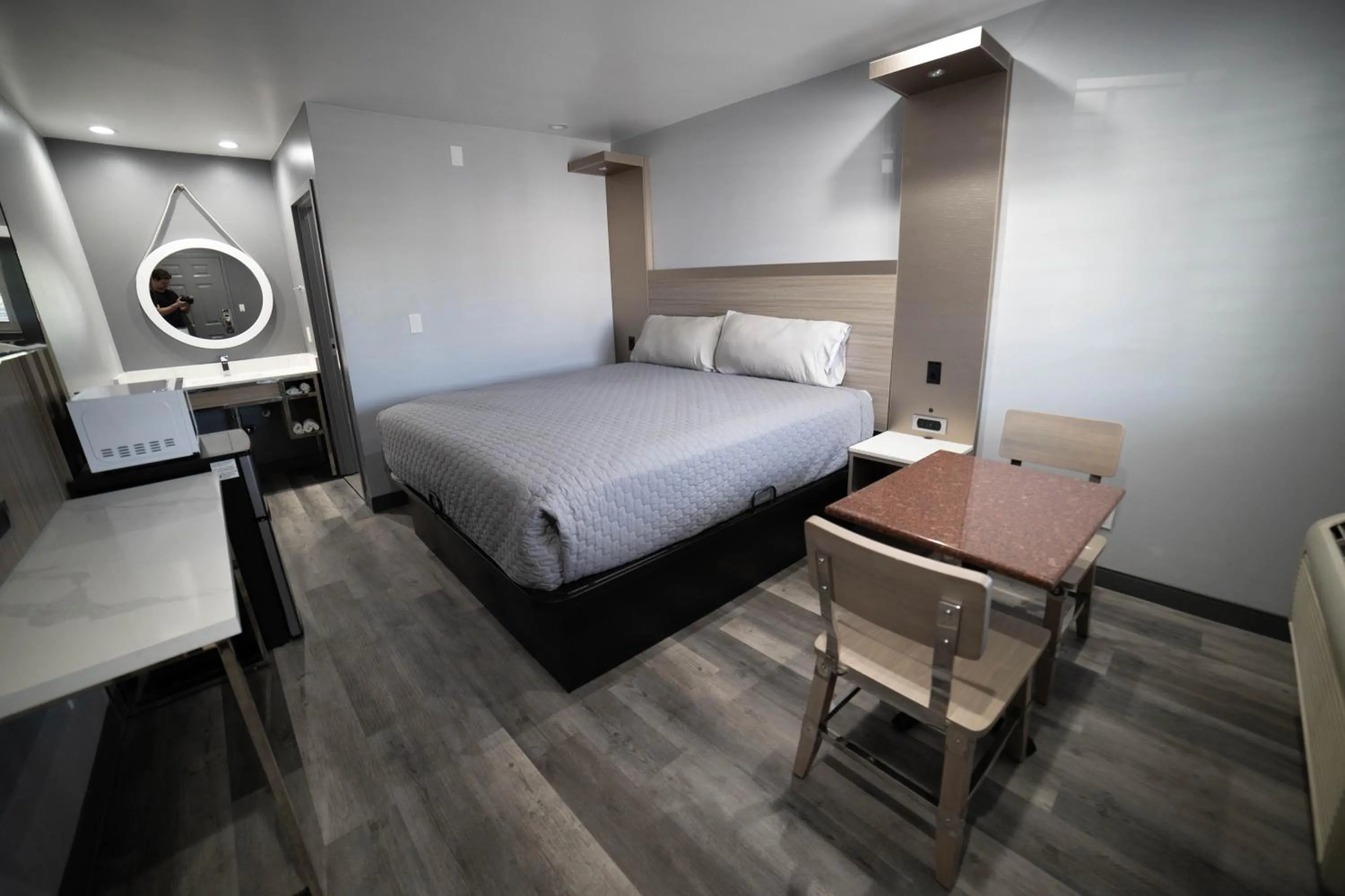 Bedroom, Bed in Palms Motel