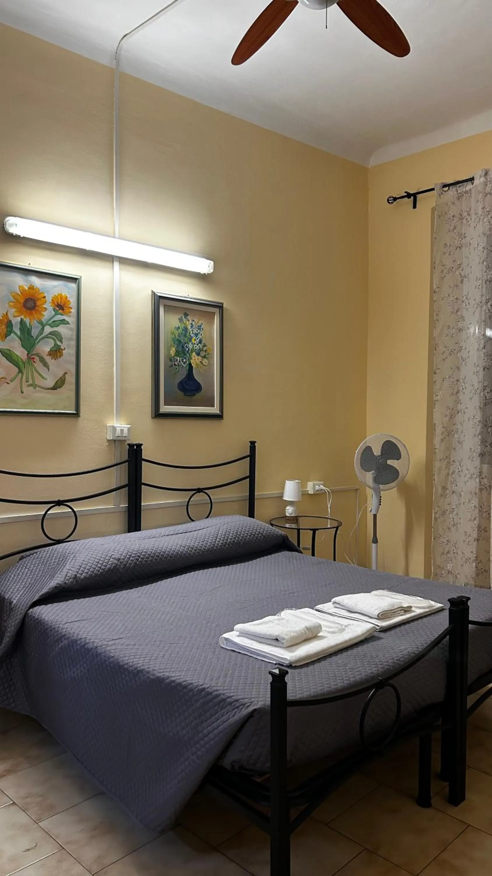 Bed in Albergo fiorita