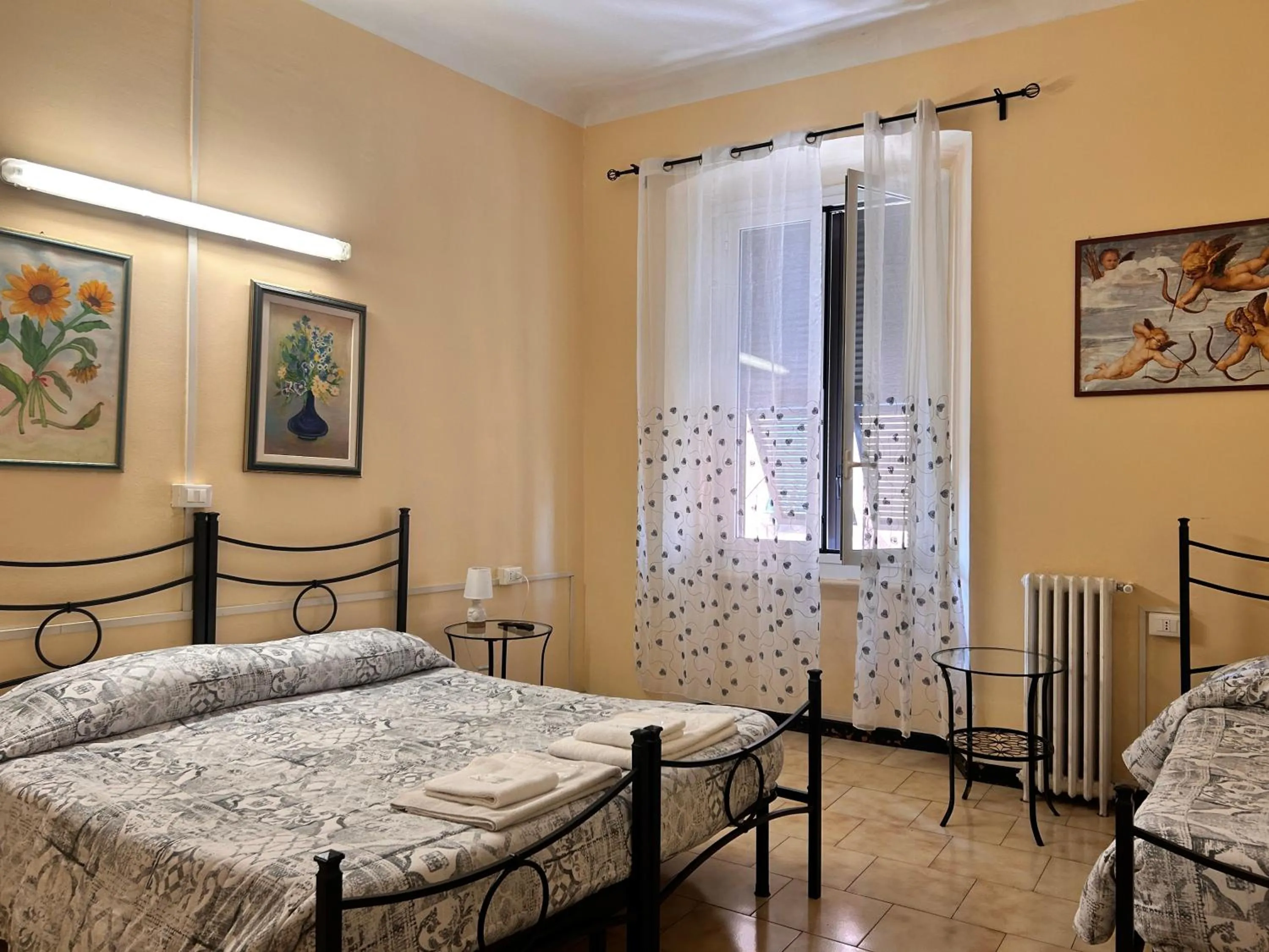Bedroom, Bed in Albergo fiorita