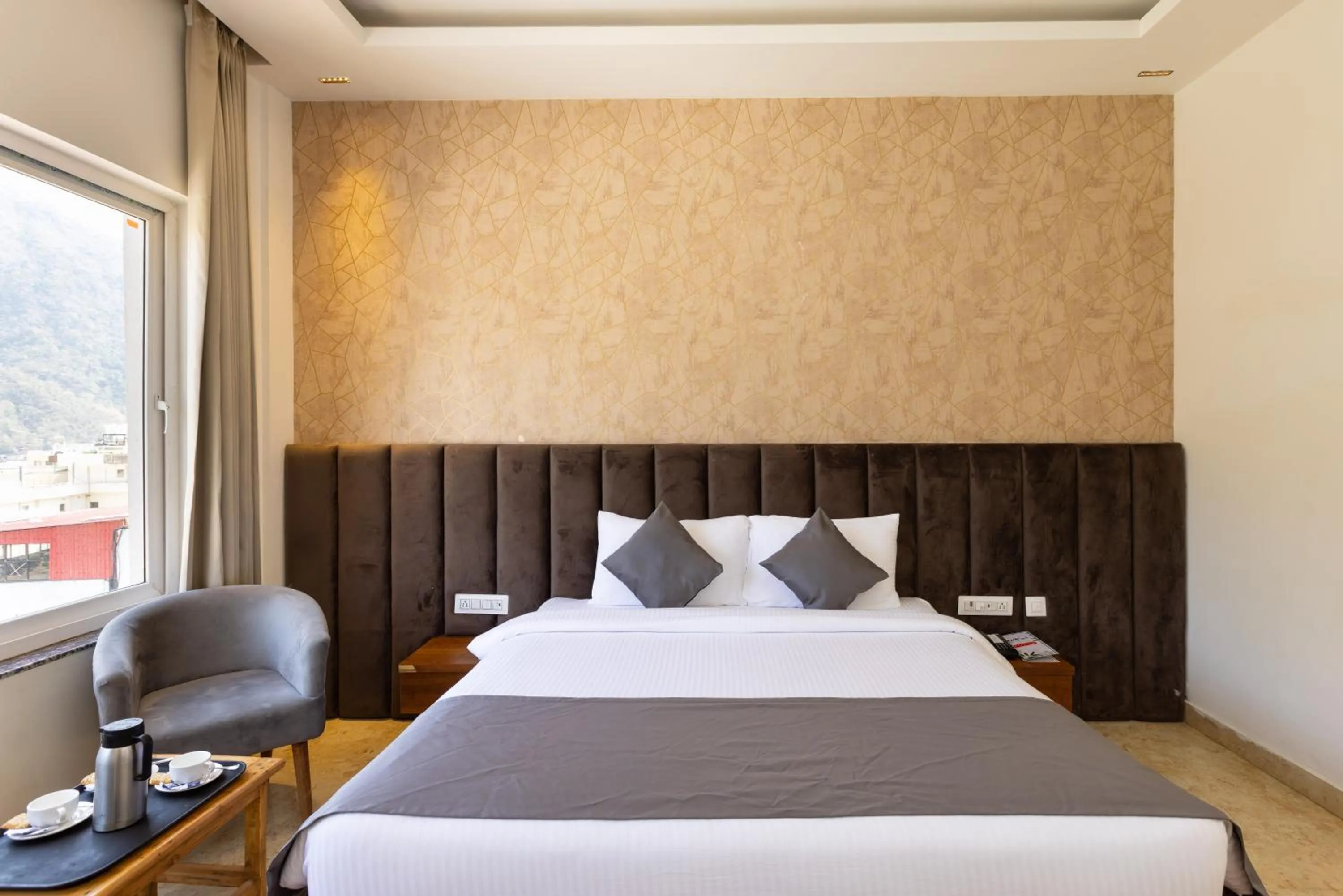 Living room, Bed in Vyom Boutique Hotel Rishikesh