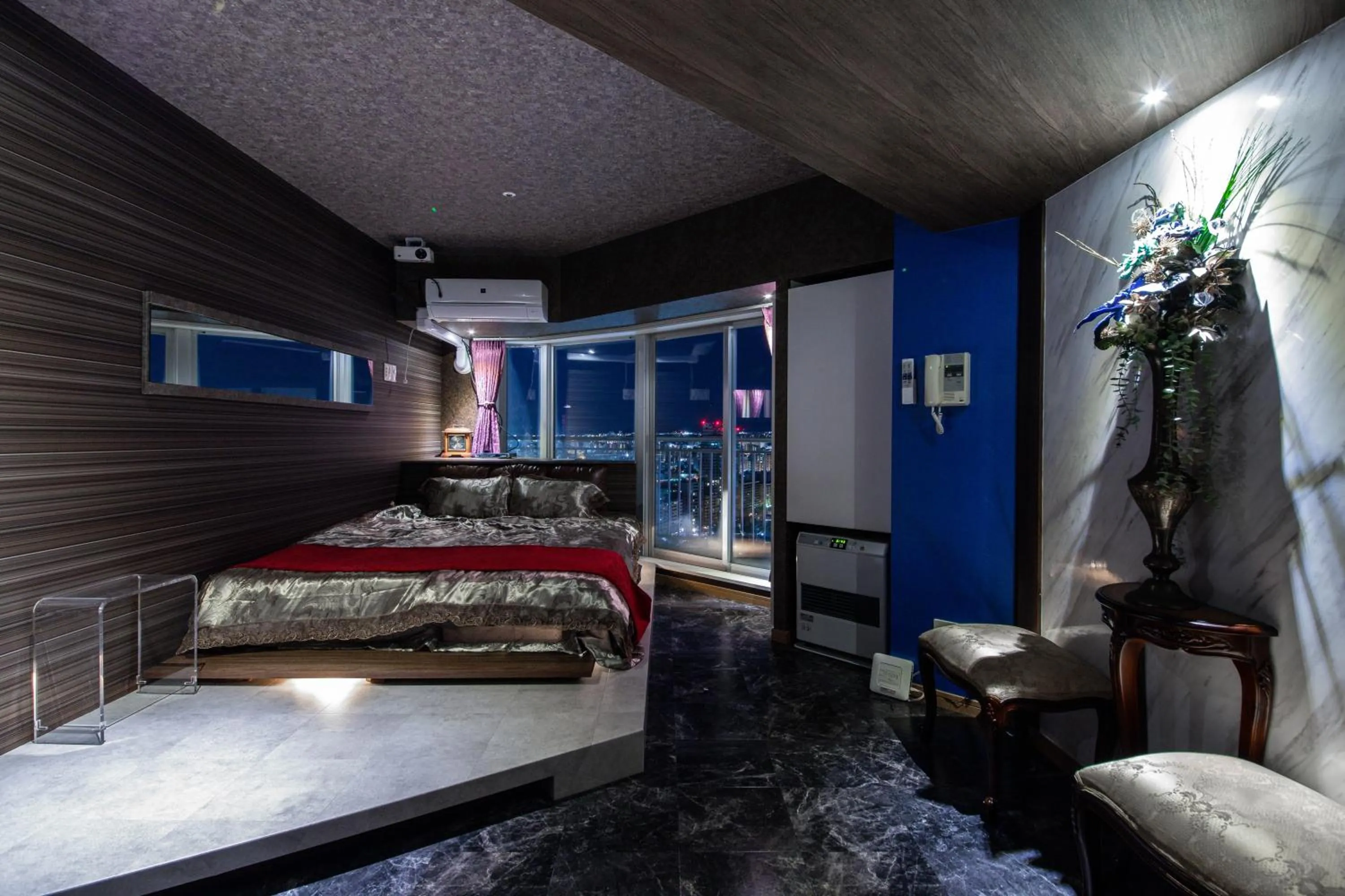 Bed in Meteor Shower