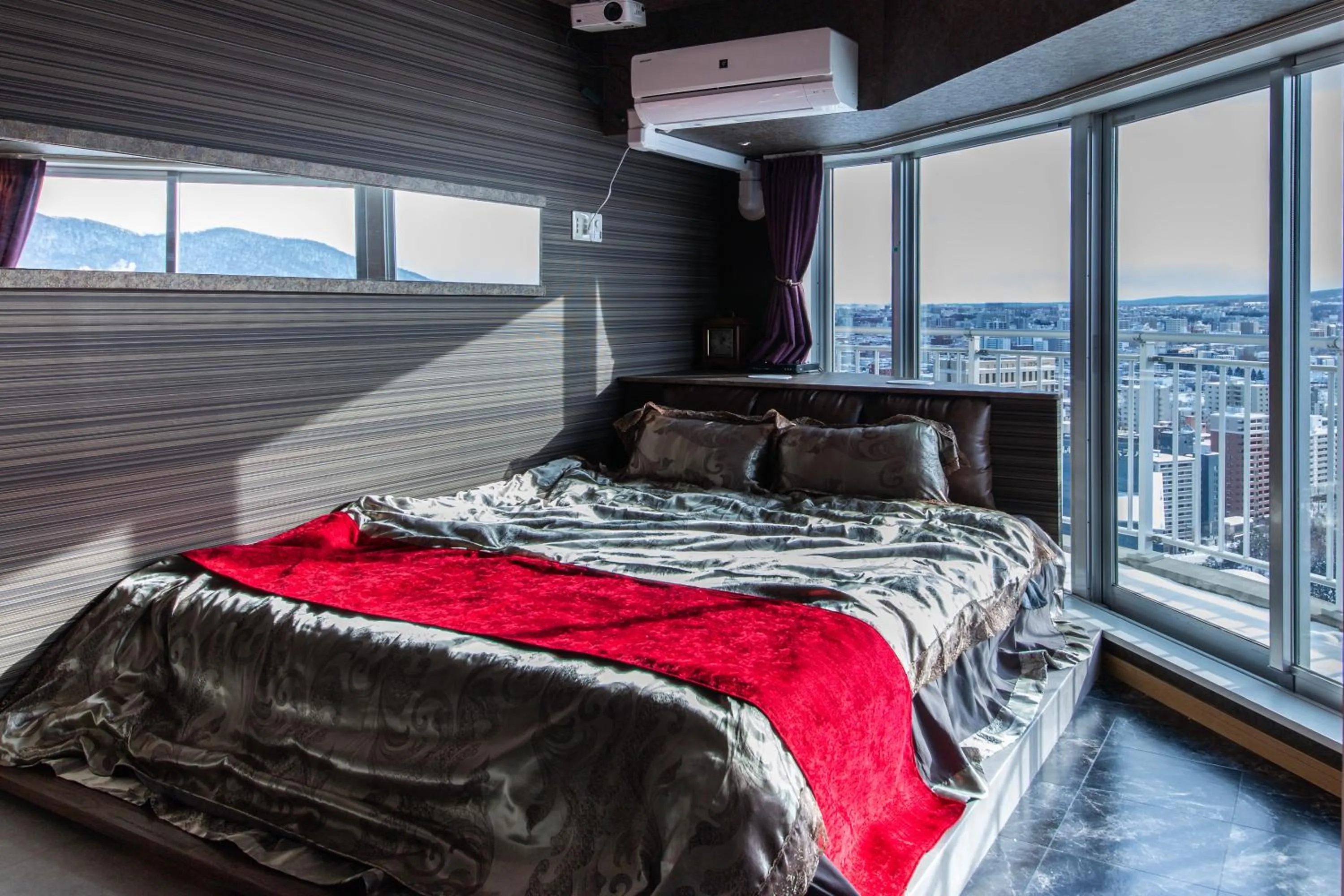 Bed in Meteor Shower