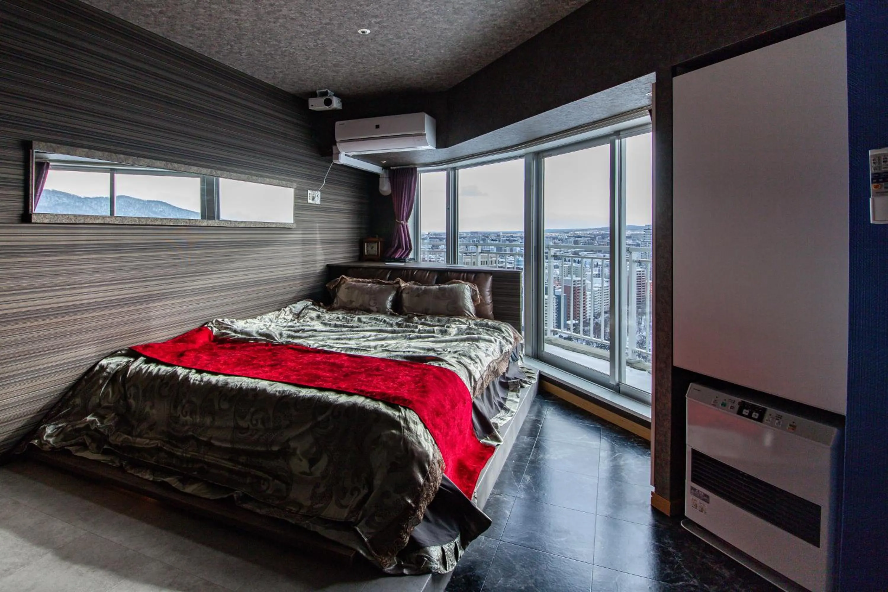 Bed in Meteor Shower