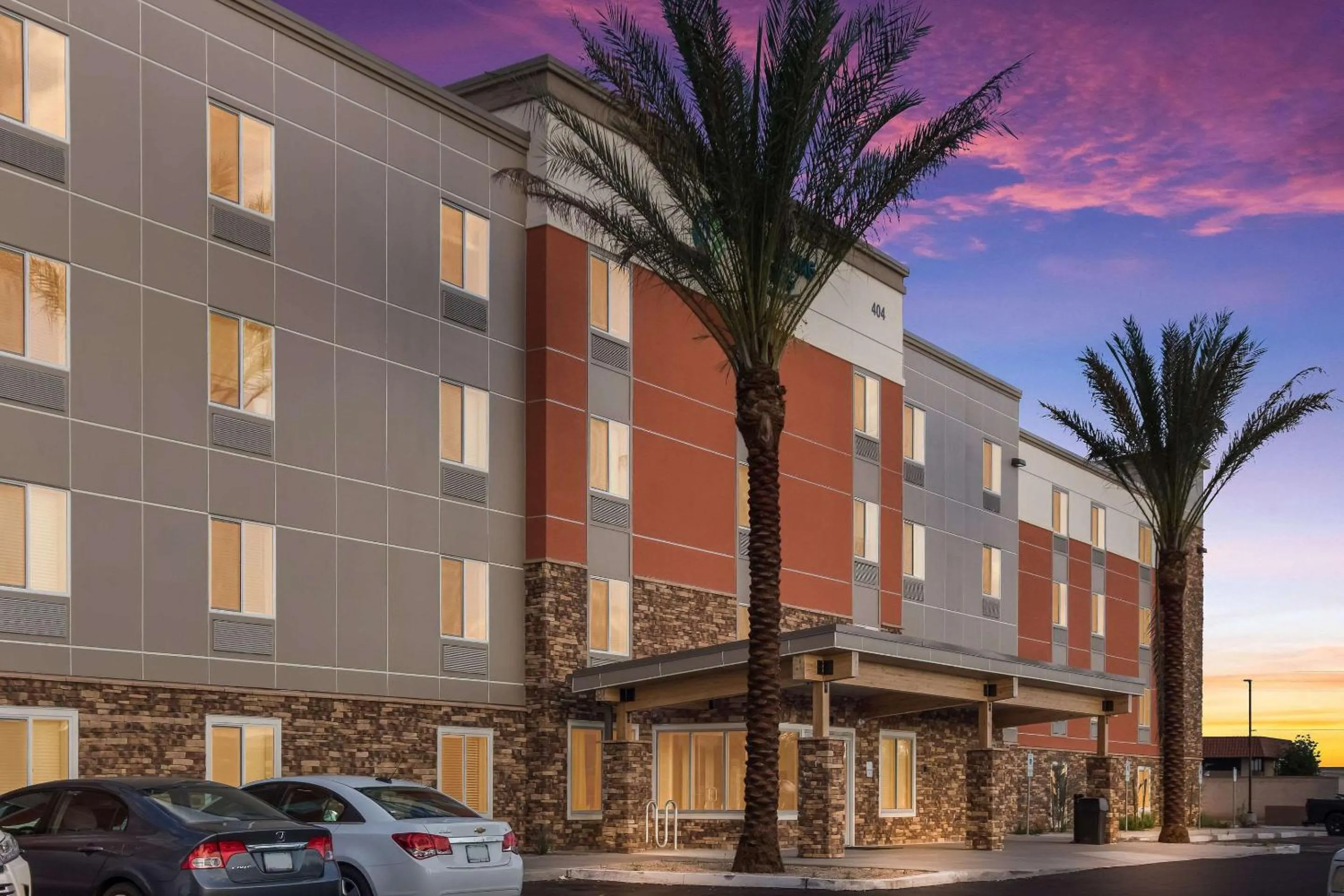 Property building in WoodSpring Suites Mesa Chandler