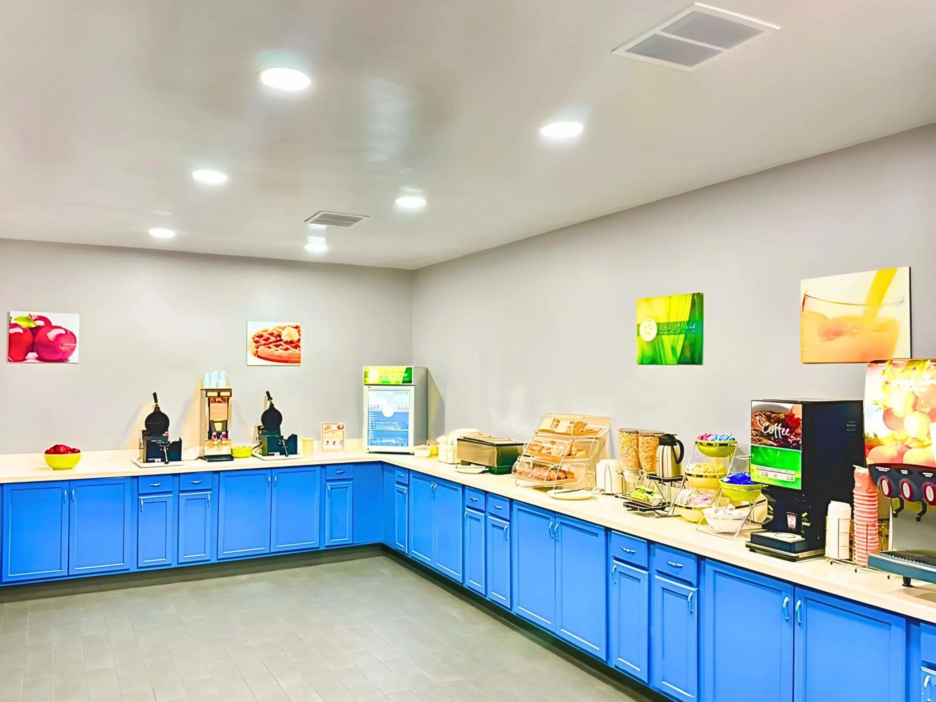 Breakfast in Quality Inn Fort Worth - Downtown East