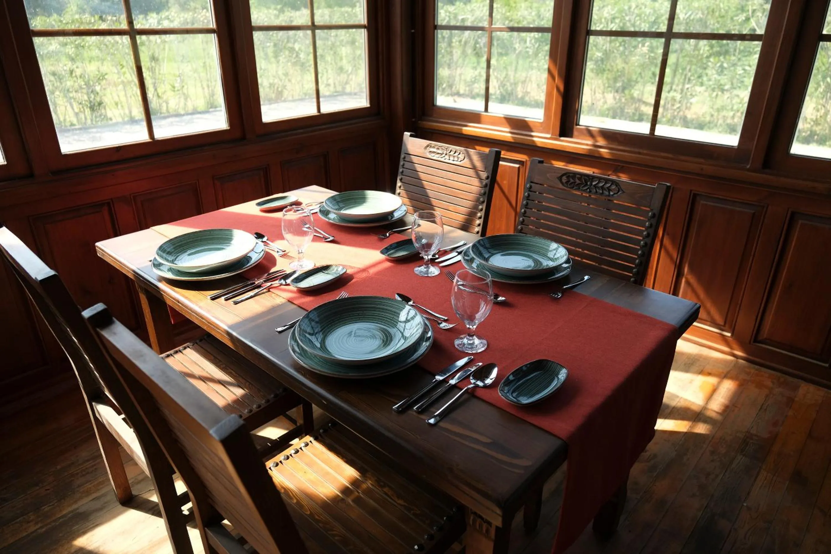 Restaurant/places to eat in Enso Inn