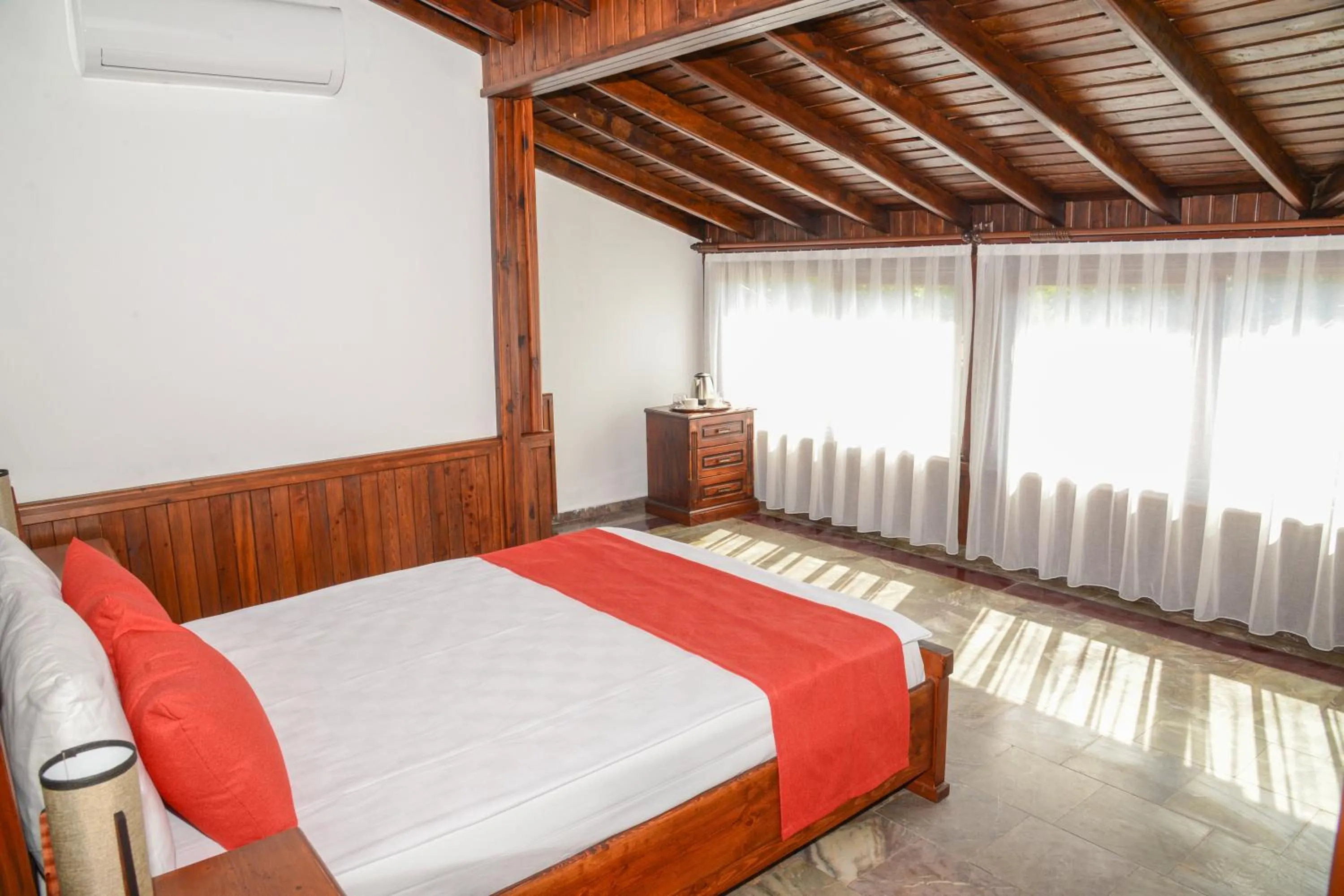 Photo of the whole room in Enso Inn