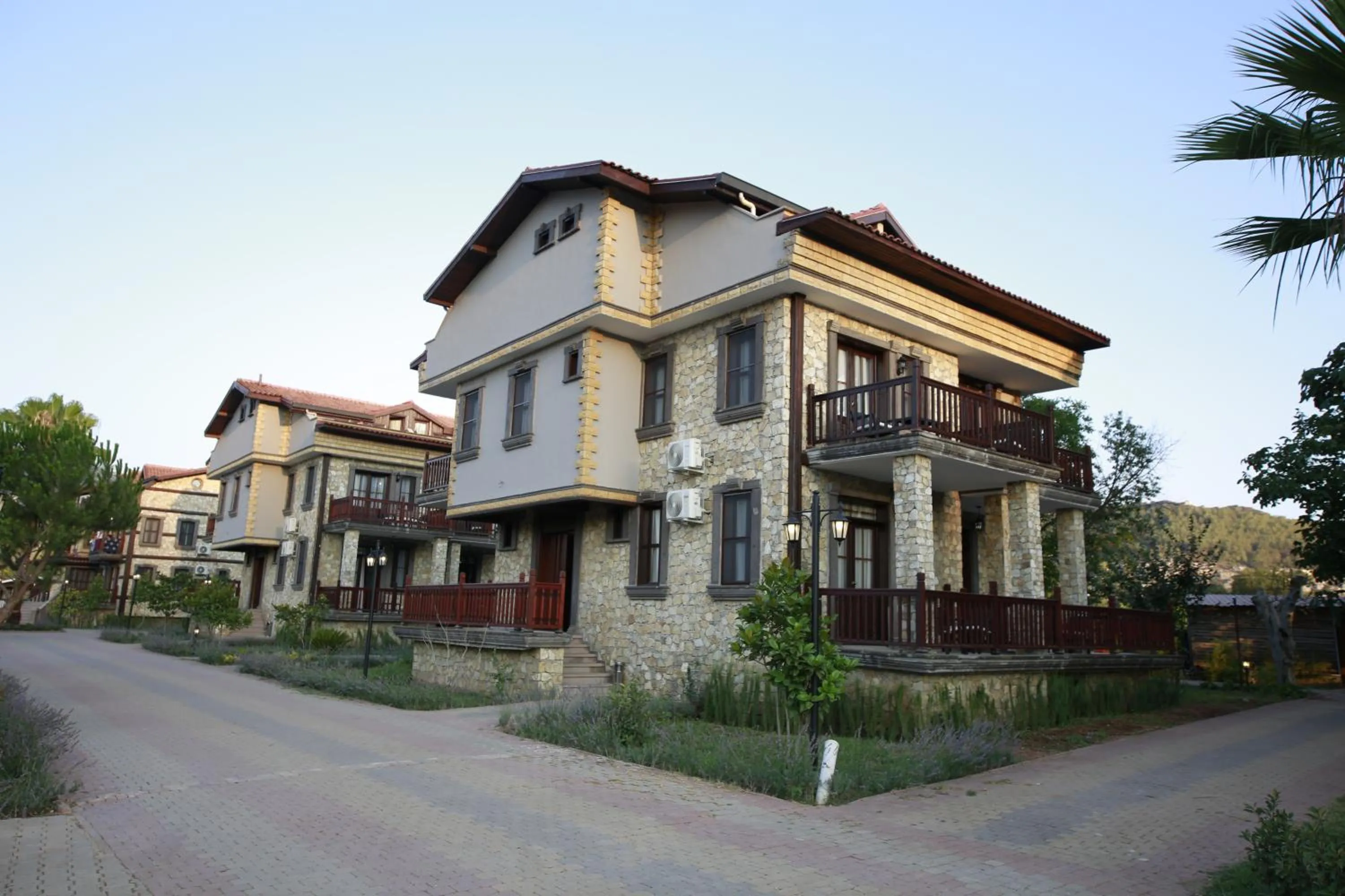 Property building in Enso Inn