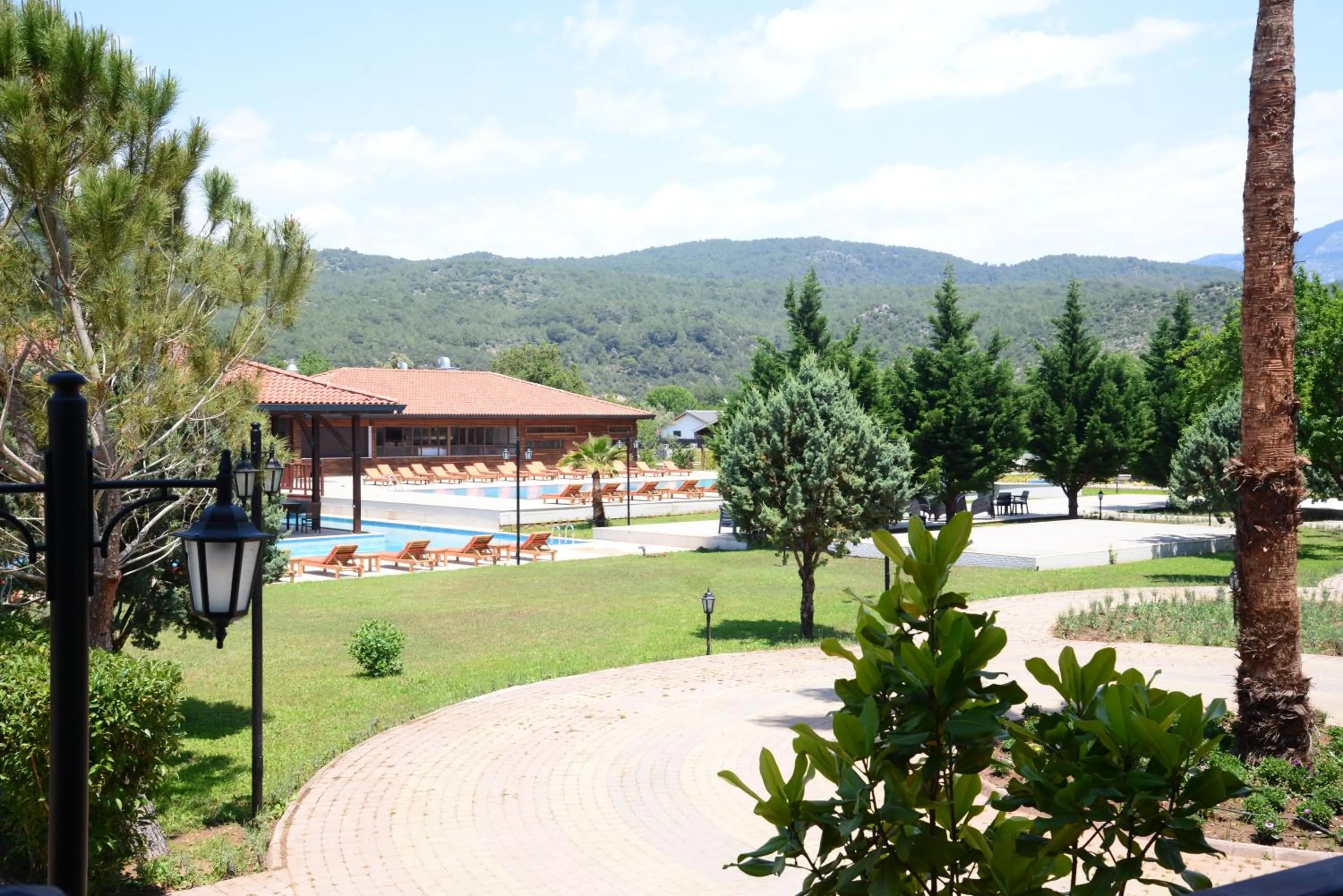 Pool view in Enso Inn