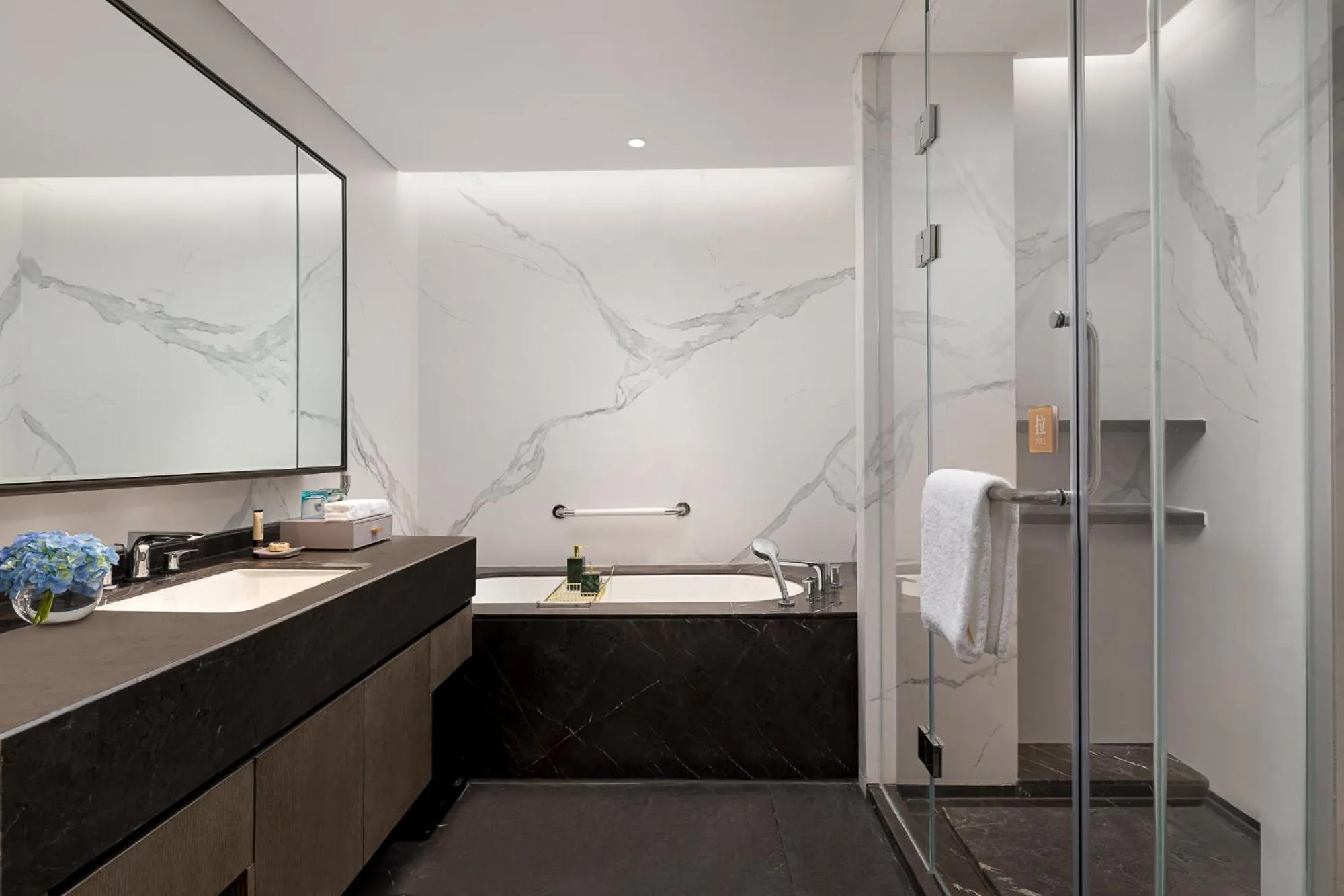 Shower in Ascott Qinhuang Chengdu