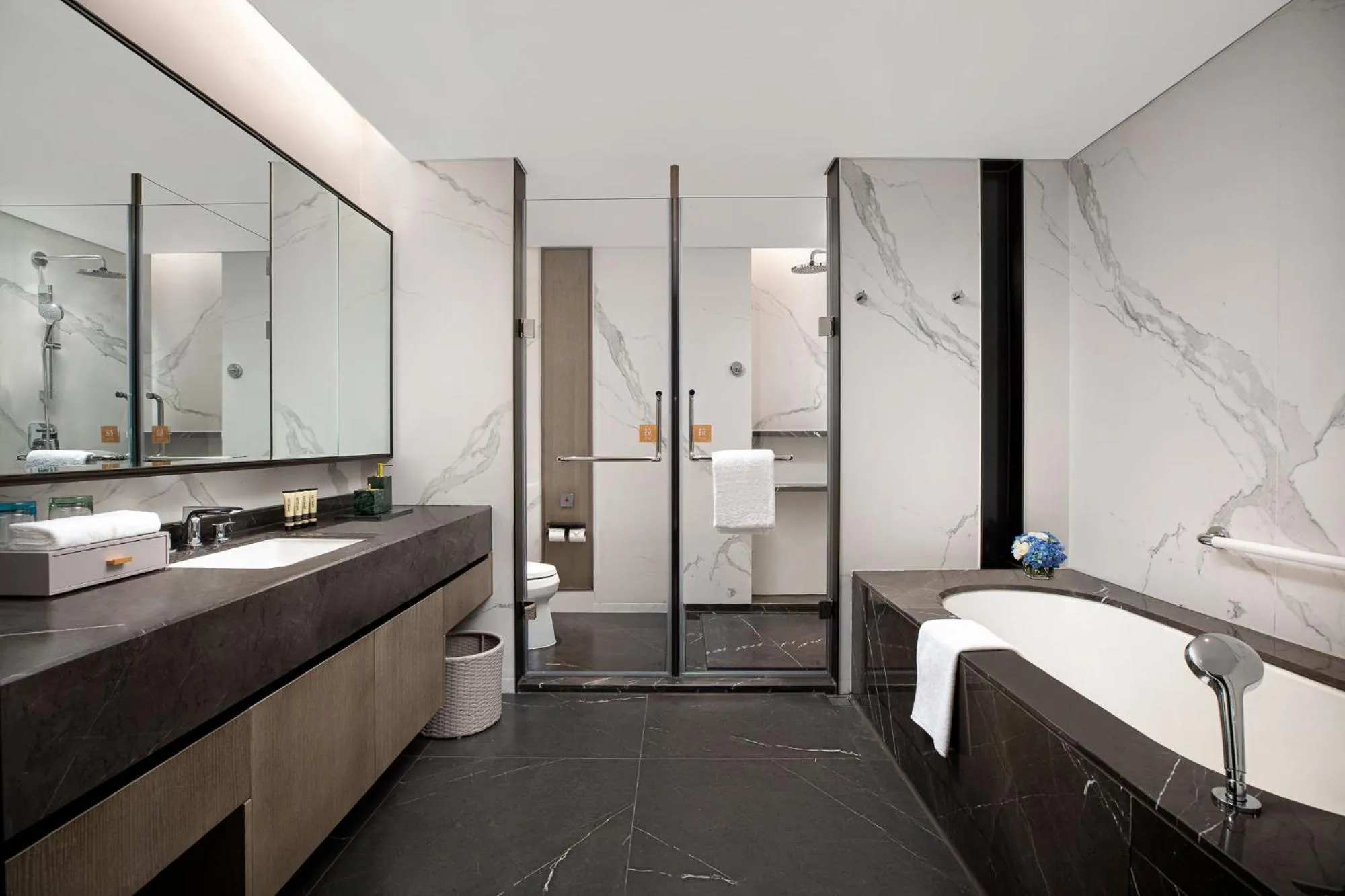 Shower, Bed in Ascott Qinhuang Chengdu