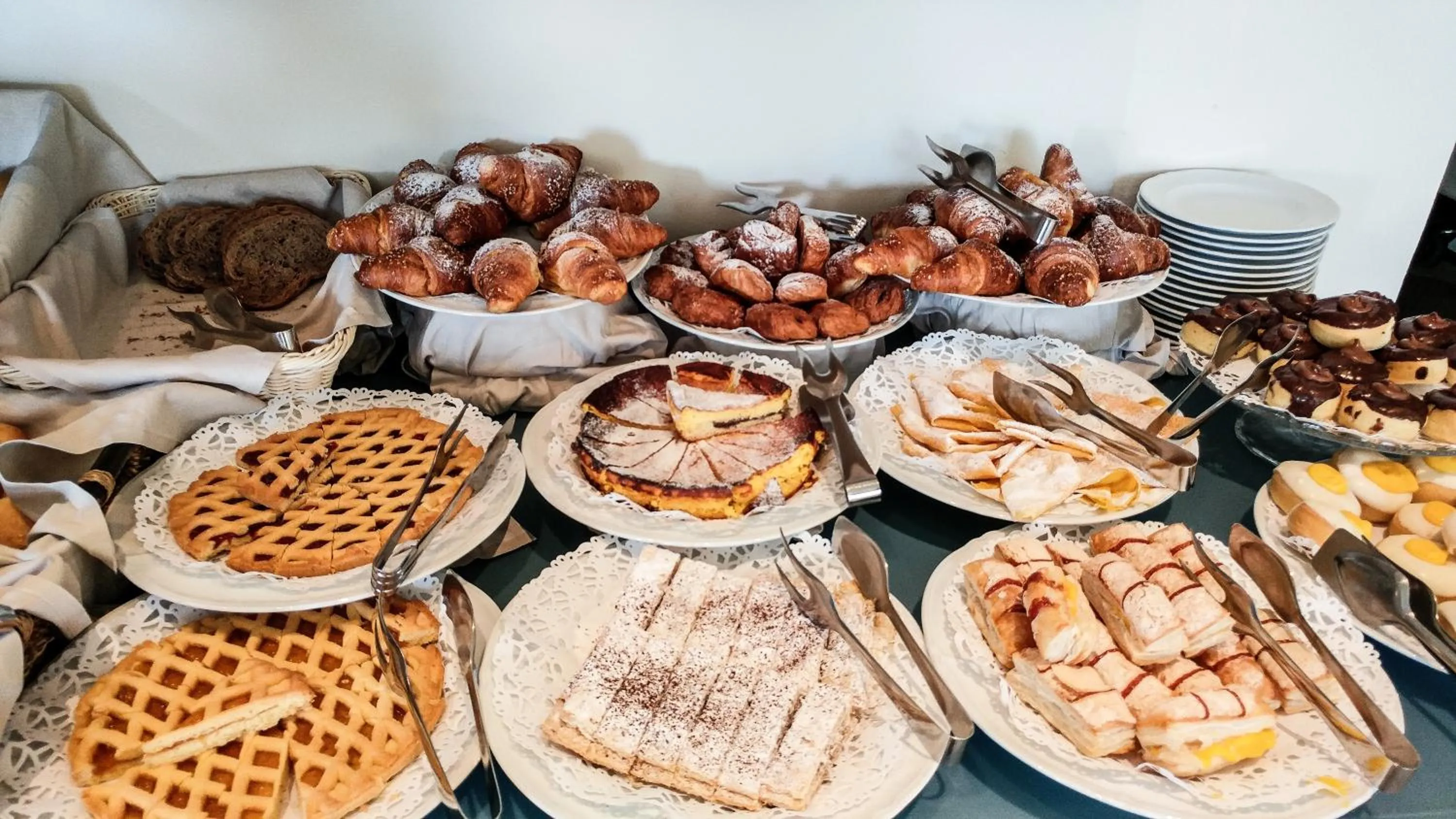 Breakfast in Hotel Lungomare