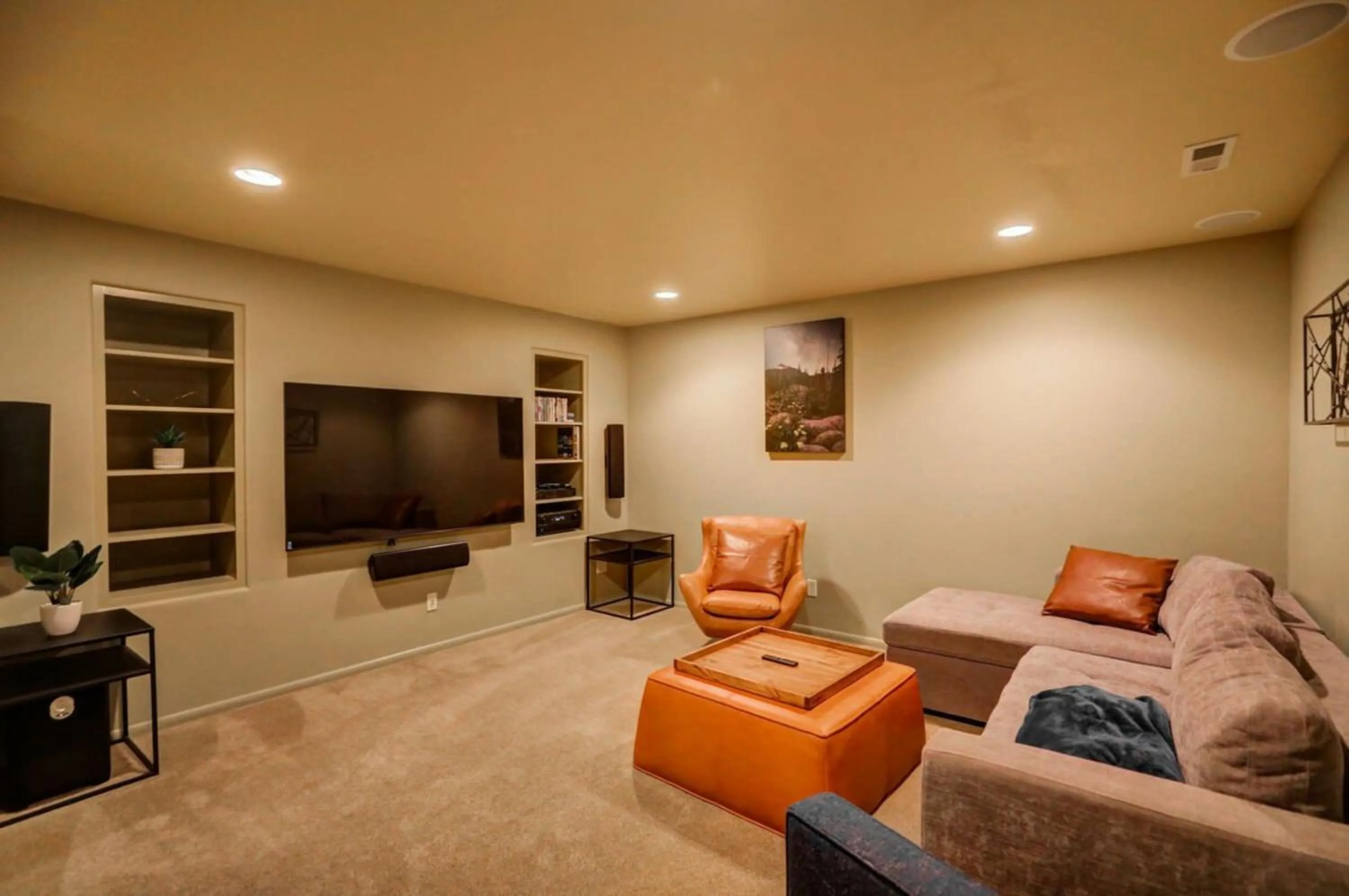 Living room in Mackinaw Manor by Casago McCall - Donerightmanagement