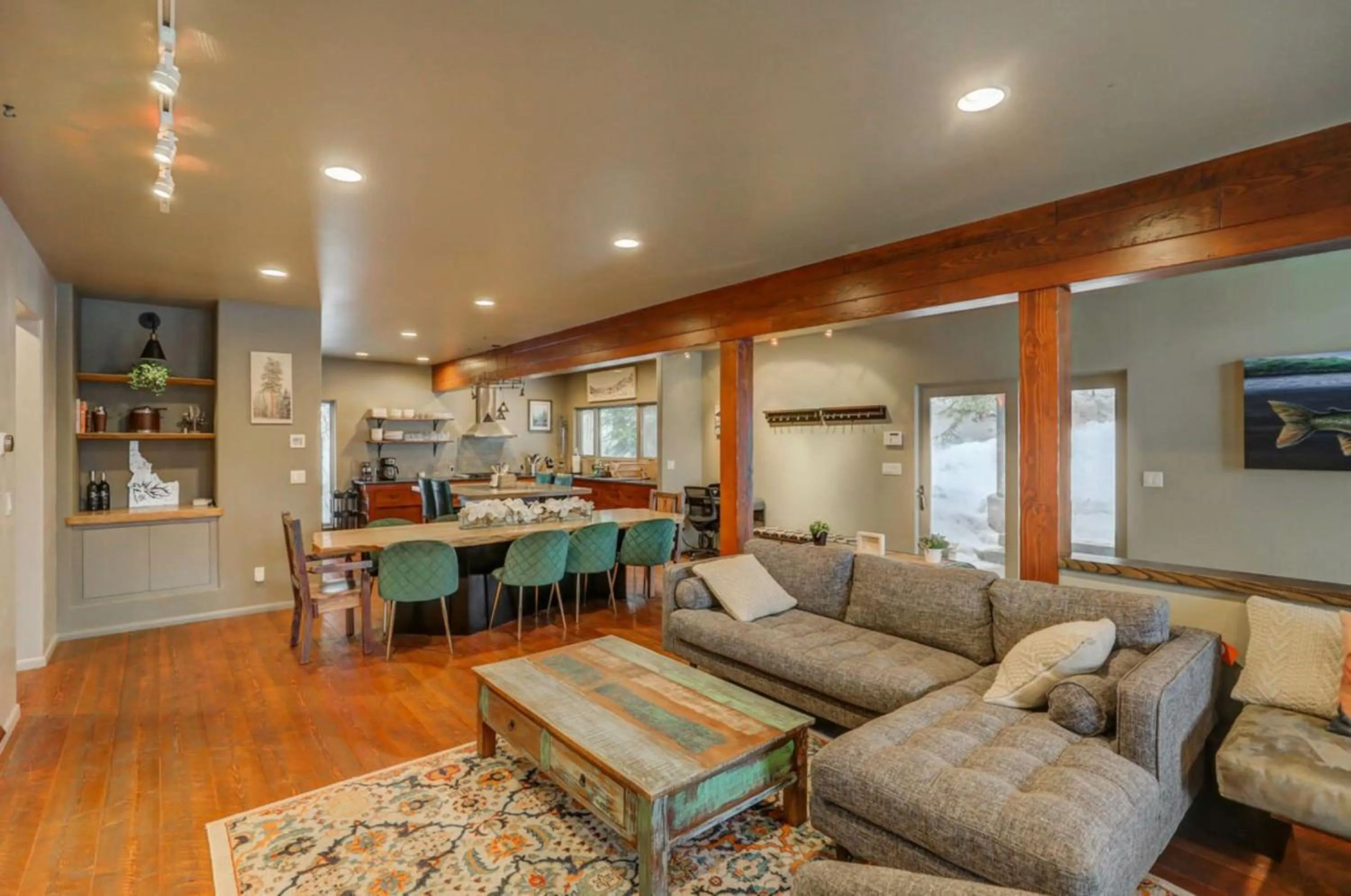 Living room in Mackinaw Manor by Casago McCall - Donerightmanagement