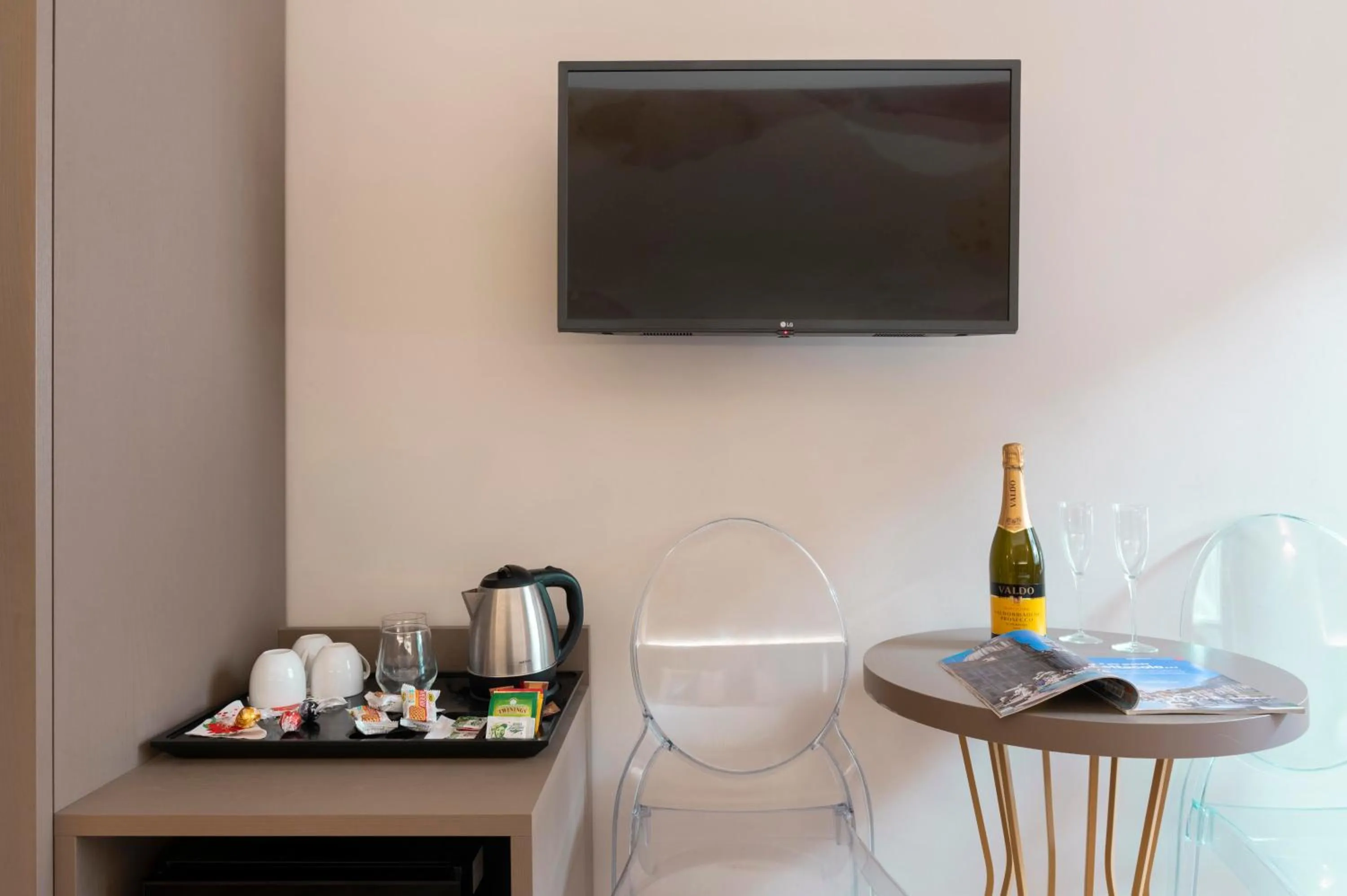 Coffee/tea facilities in Hotel Magic