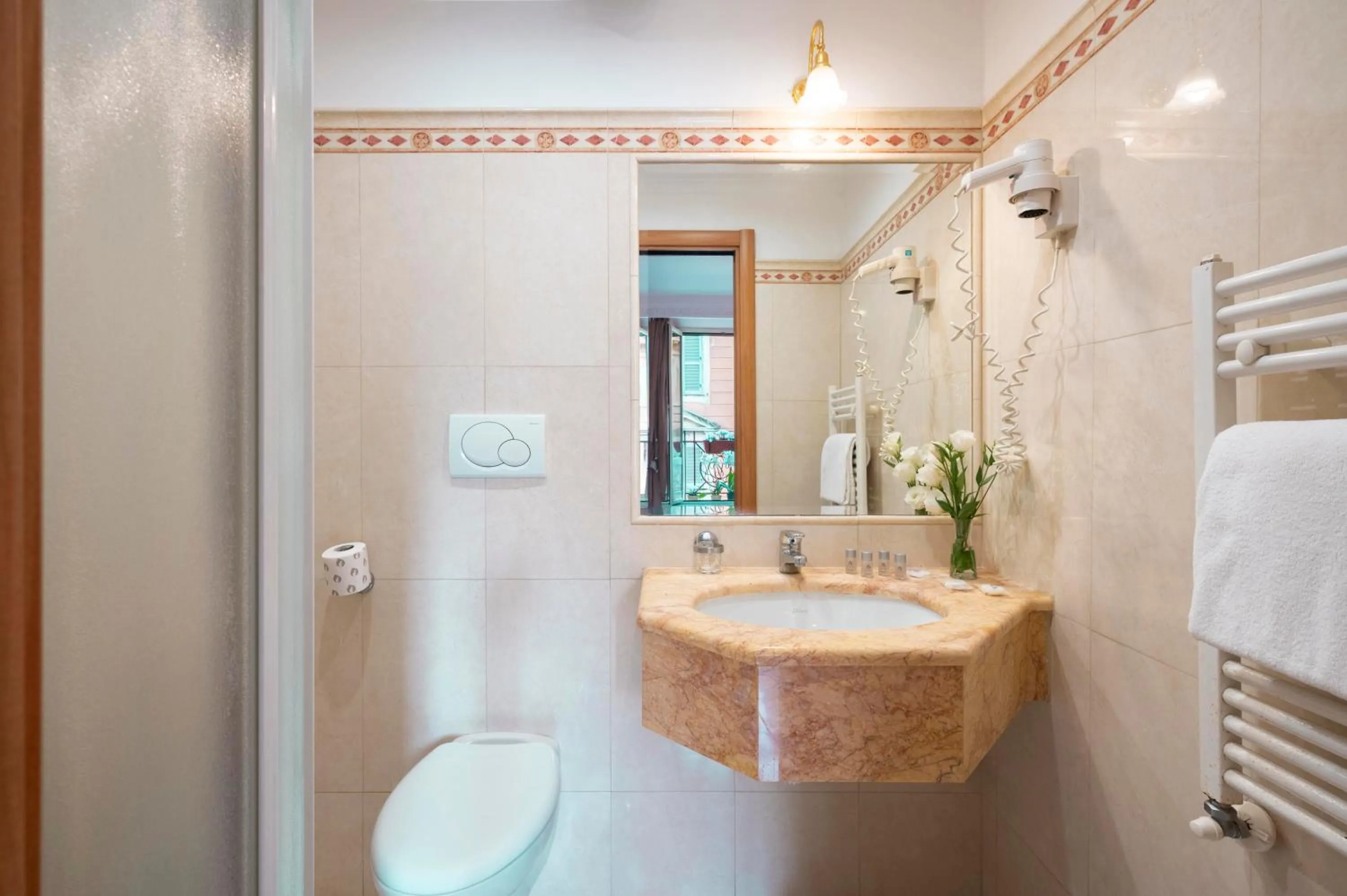 Shower in Hotel Magic