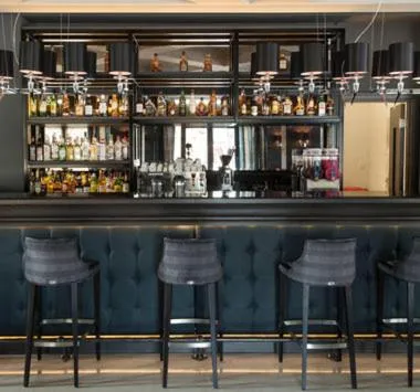 Lounge or bar in Theasis Hotel Paramythia