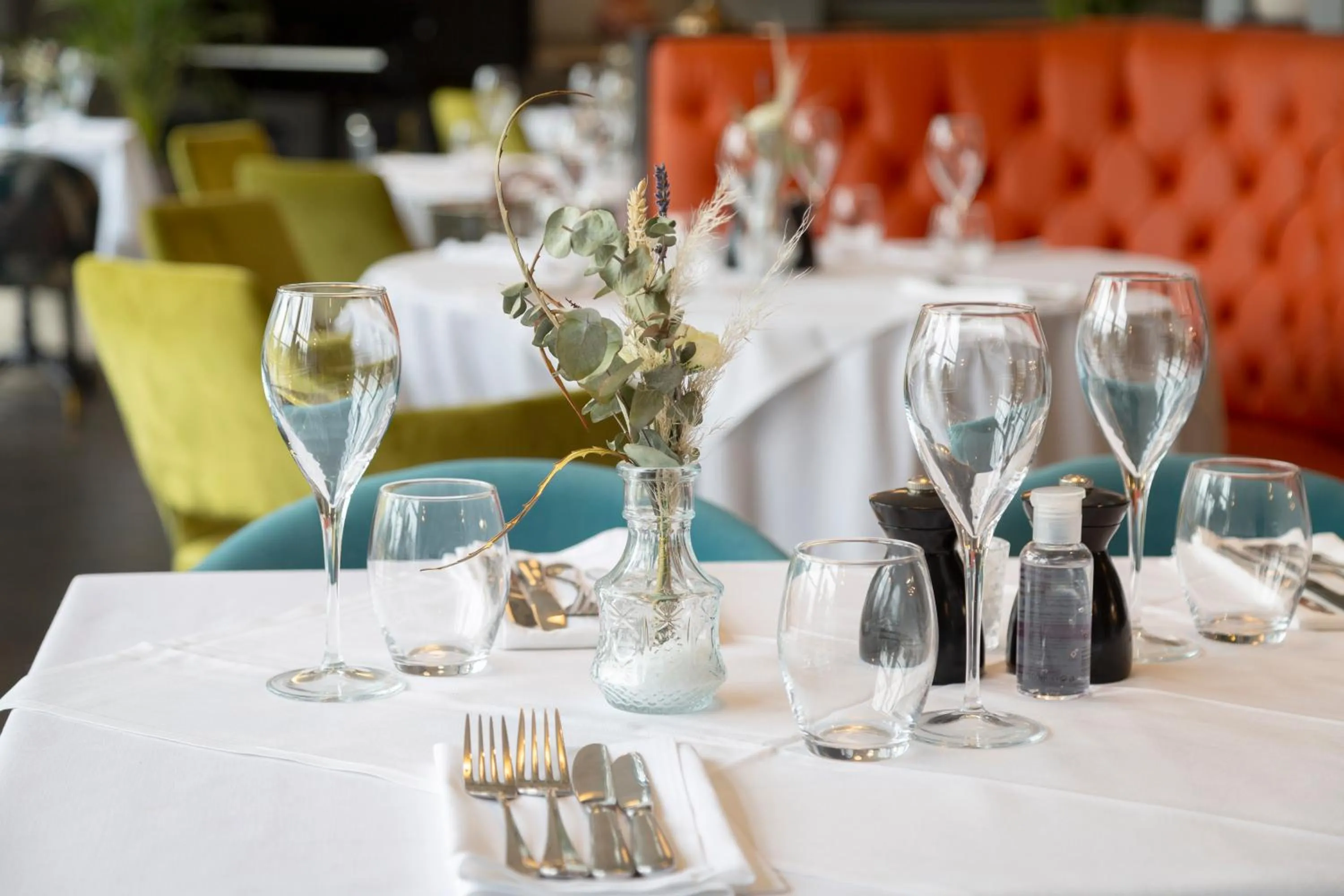 Restaurant/places to eat in Worlington Hall