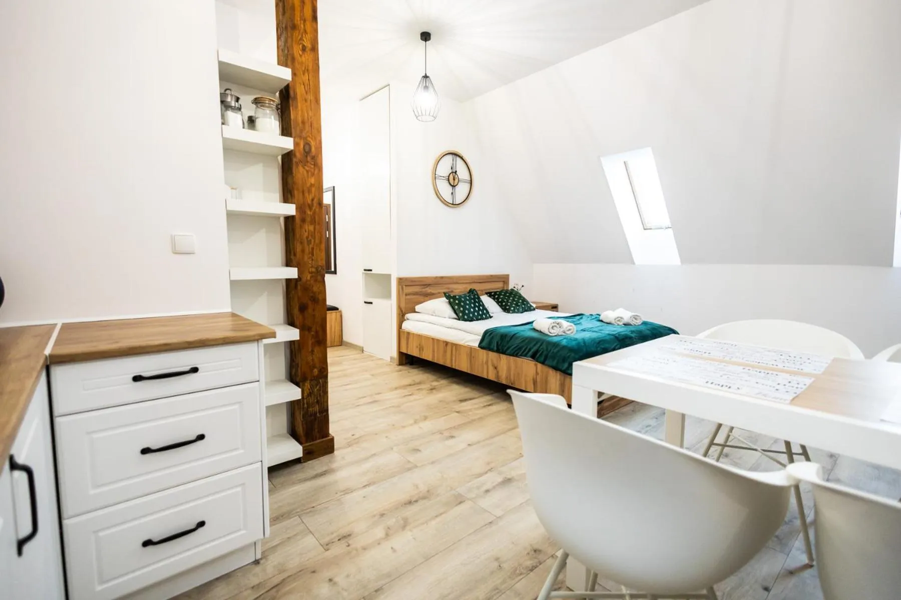 Bed in Apartament Uleczka by Rentoom